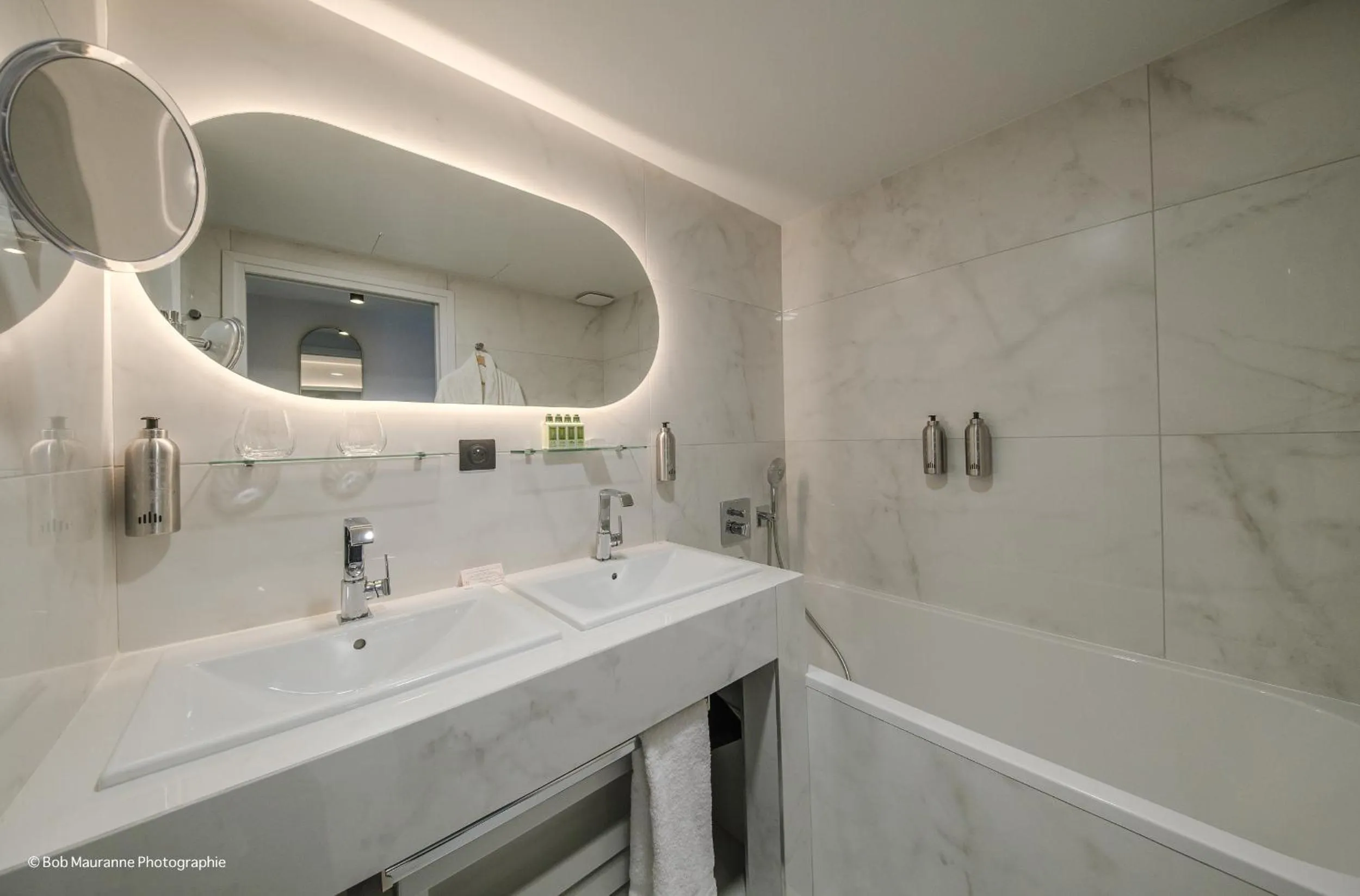 Shower in Hôtel et Restaurant Le Regina