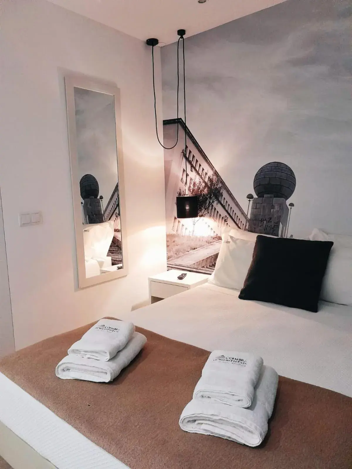 Budget Double Room in Coimbra Monumentais B&B Budget Double Room in Coimbra Monumentais B&B