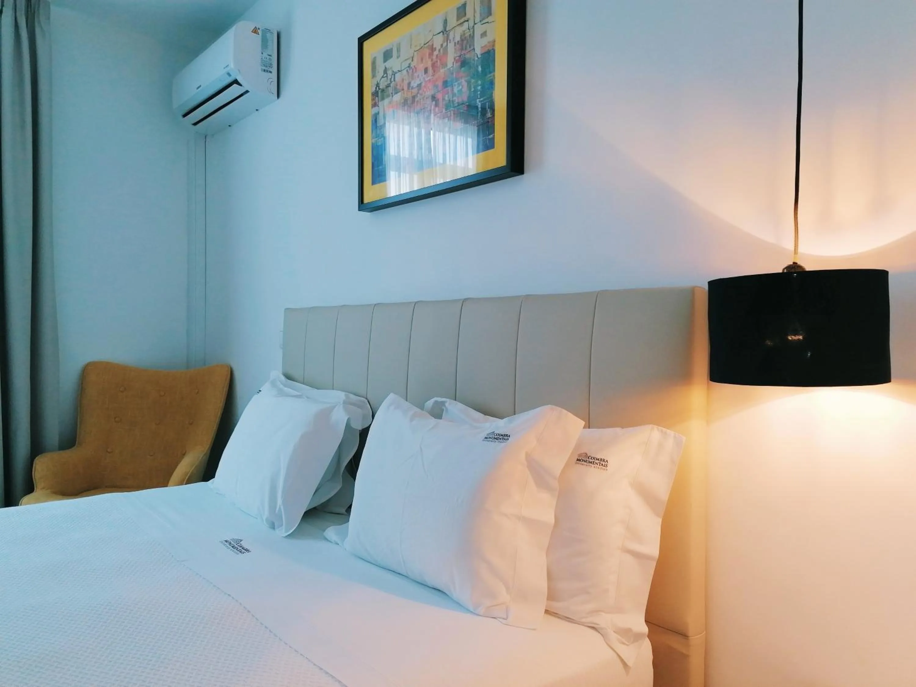 Bed in Coimbra Monumentais B&B