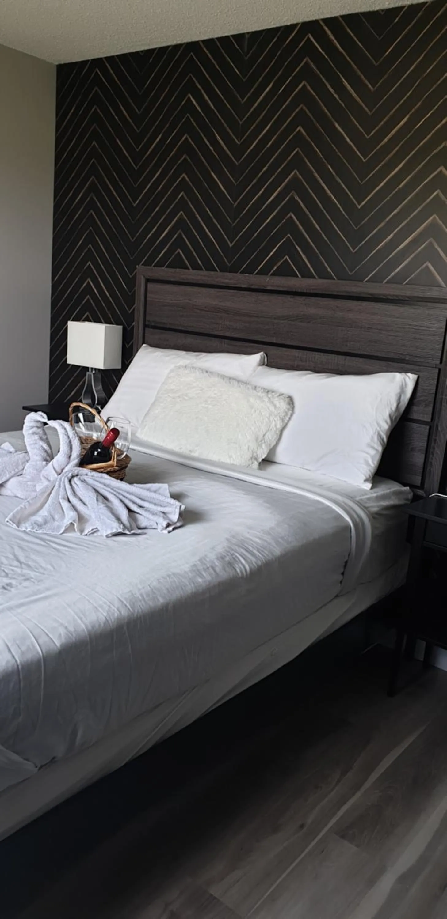 Bedroom, Bed in New Frontier Hotel