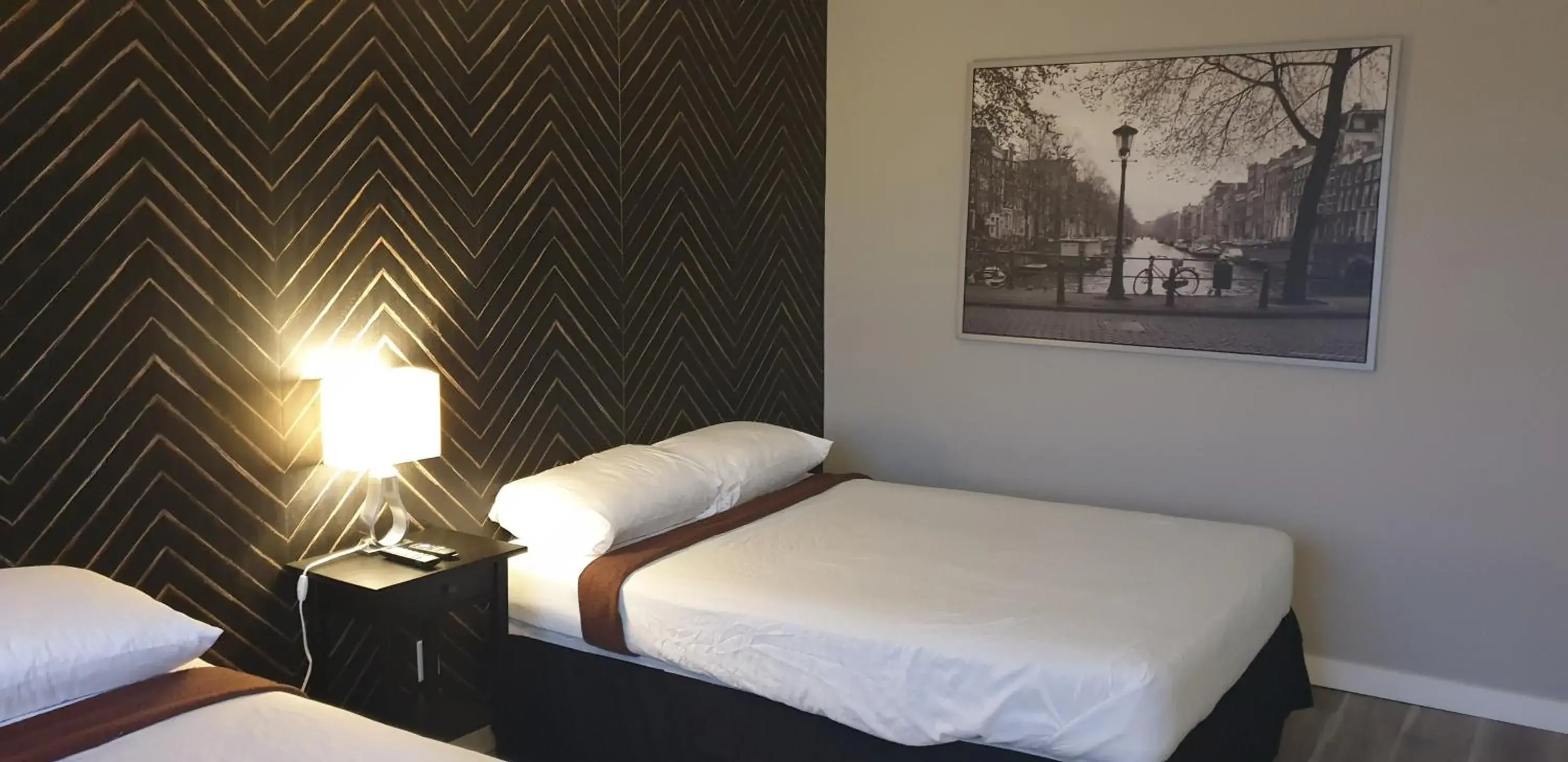 Deluxe Double Room in New Frontier Hotel Deluxe Double Room in New Frontier Hotel