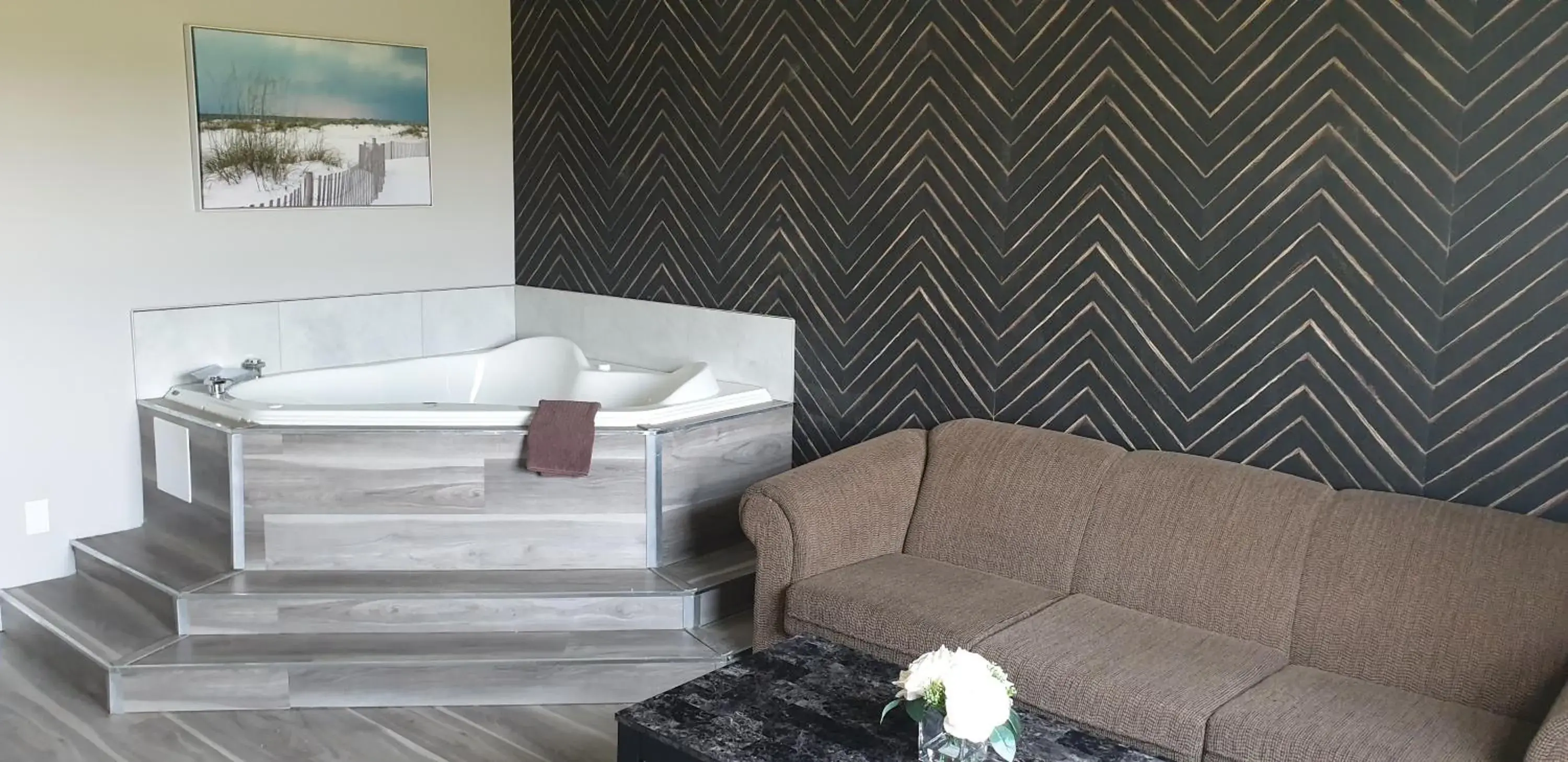 Suite with Spa Bath in New Frontier Hotel Suite with Spa Bath in New Frontier Hotel