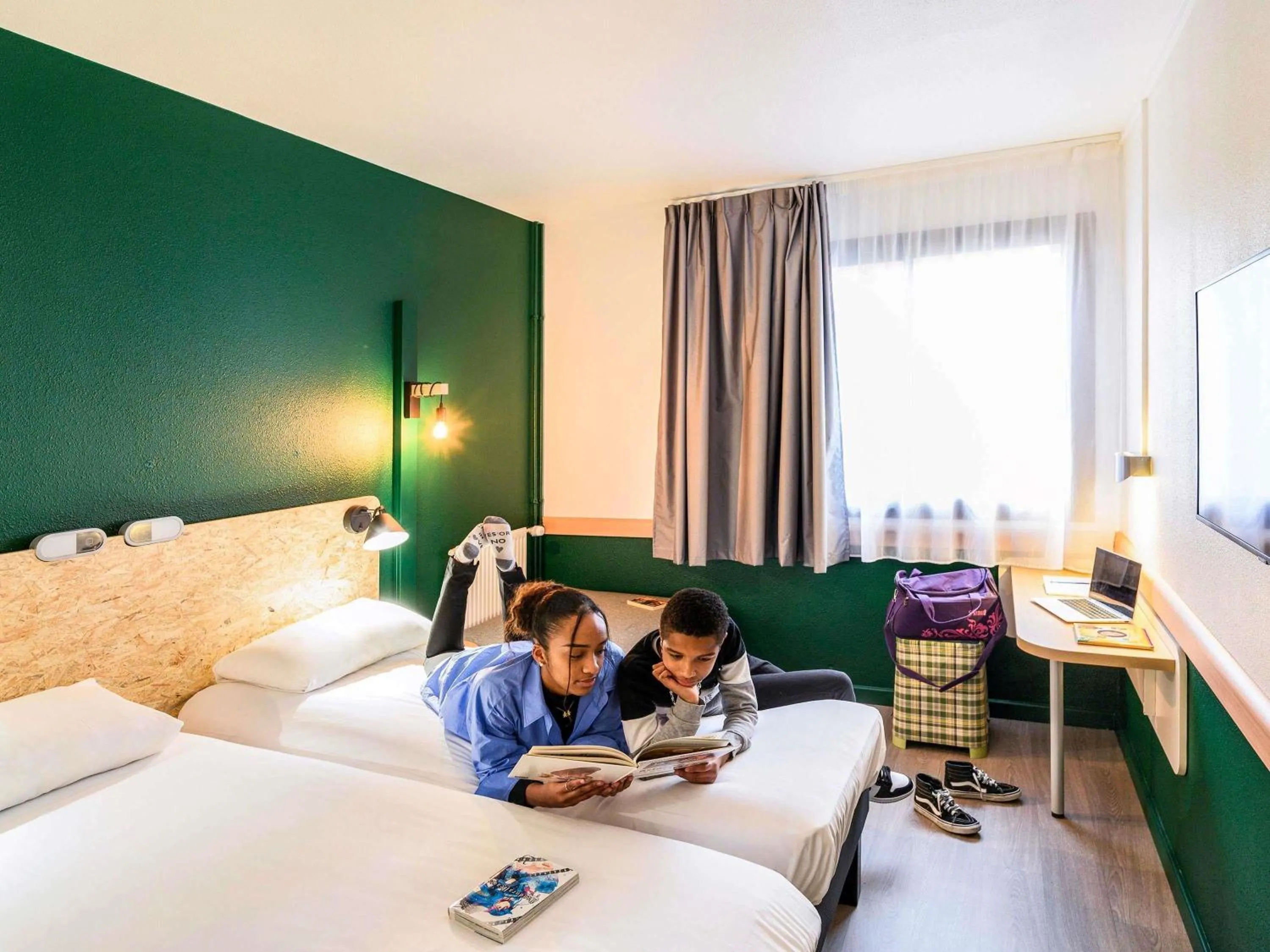 Property building, Bed in Greet Hotel Evreux Centre - Route de Normandie by Accor