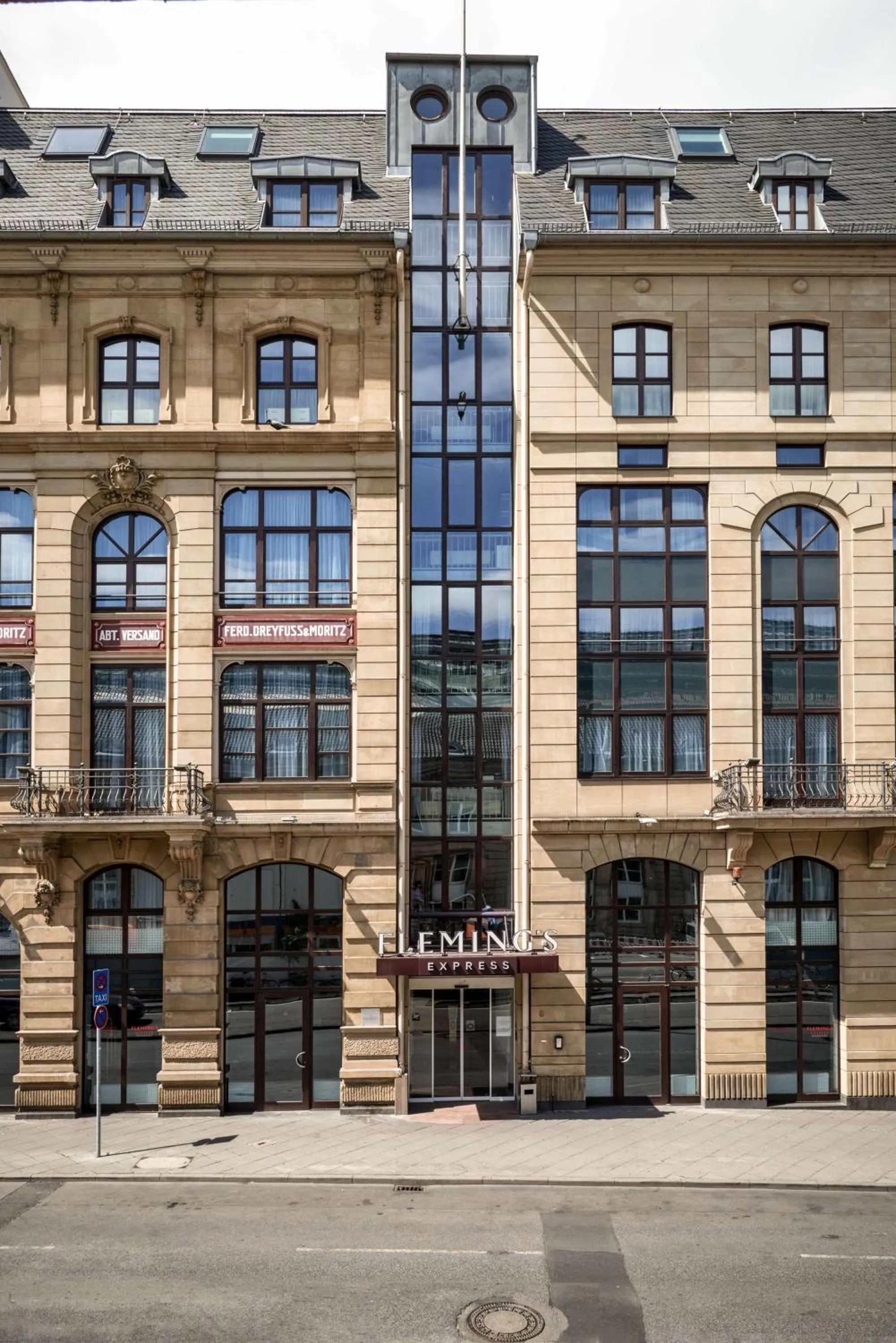 Property building in Flemings Hotel Frankfurt-Central