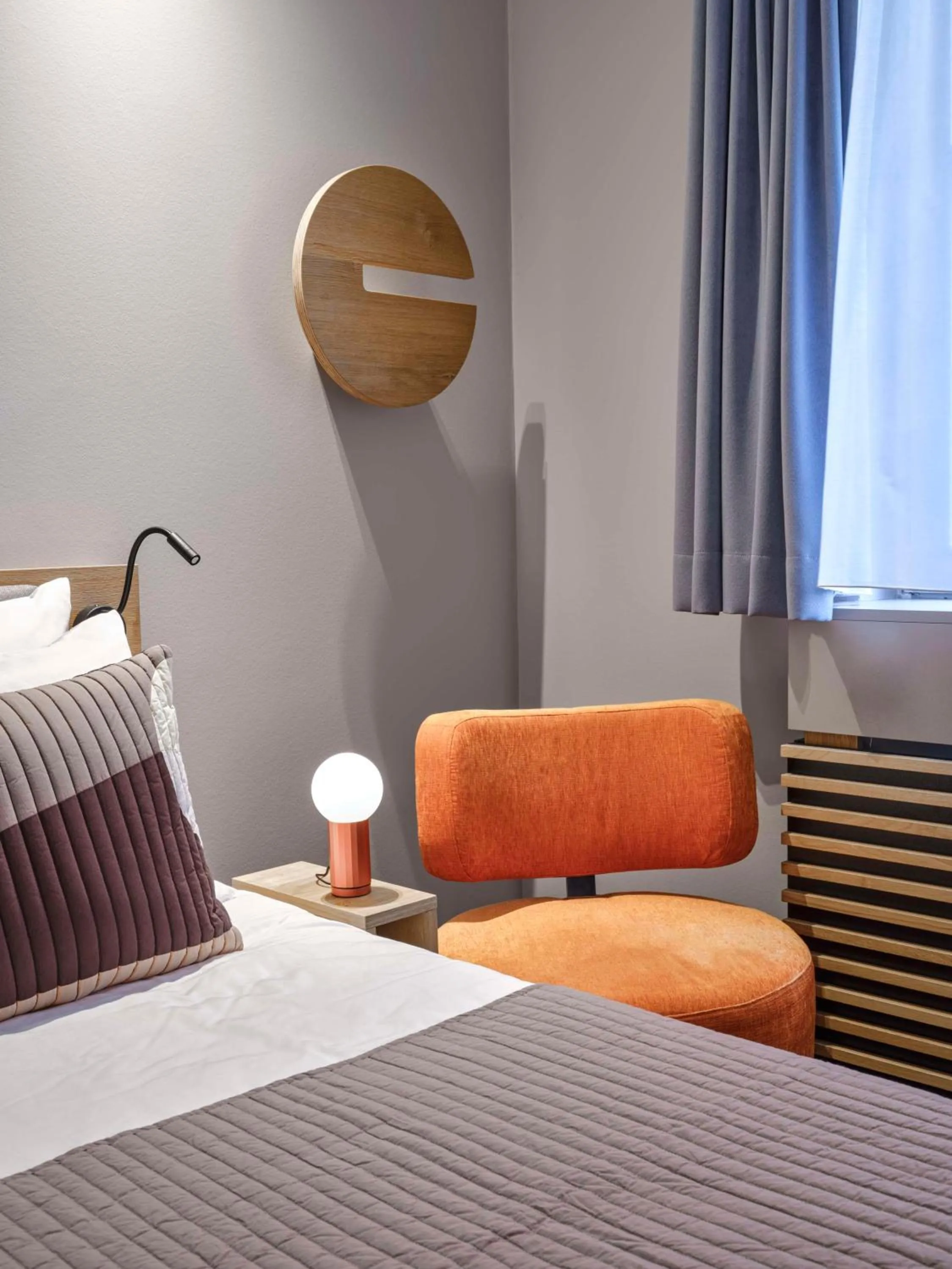 Decorative detail, Bed in Flemings Hotel Frankfurt-Central