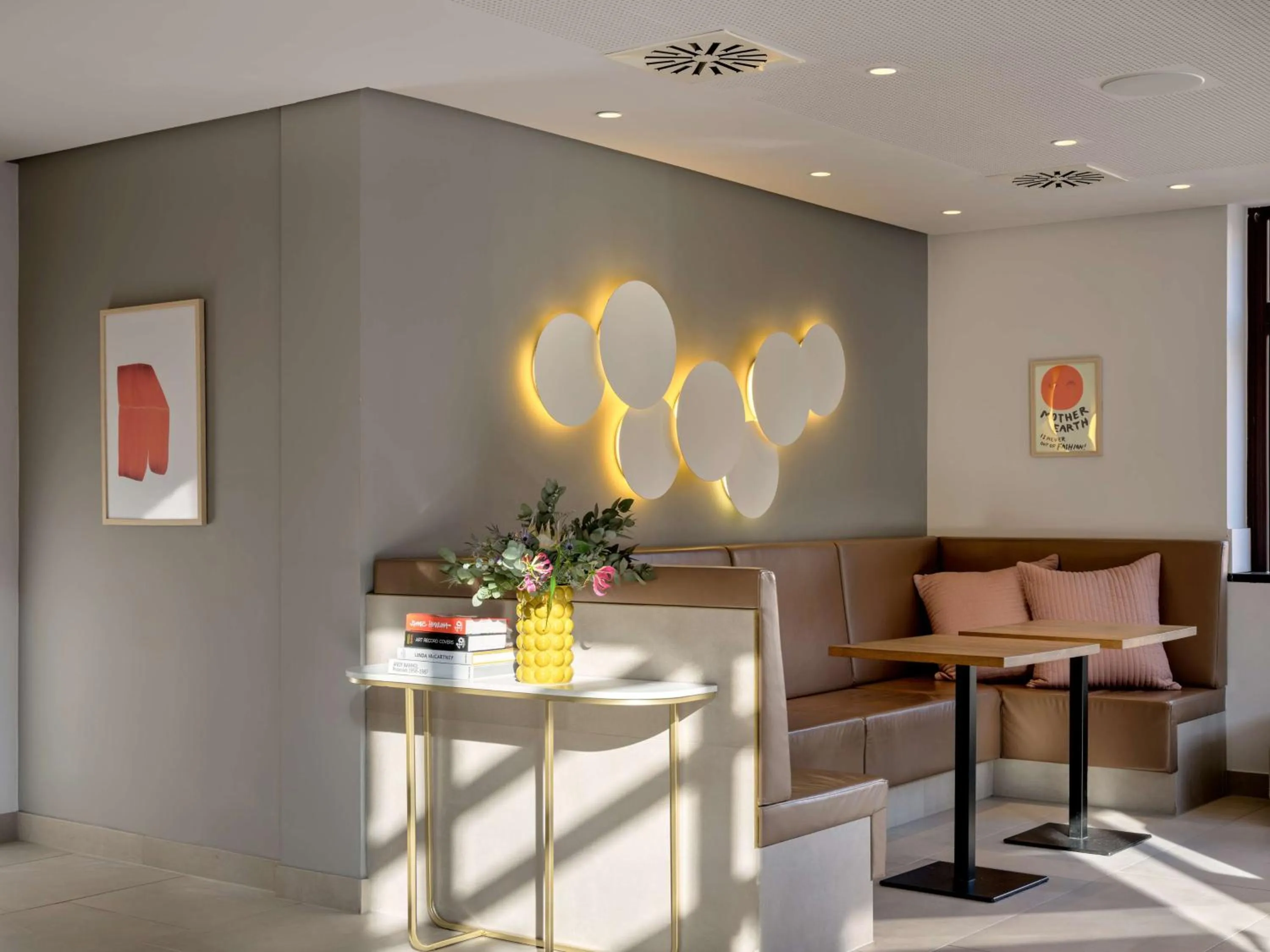 Lobby or reception in Flemings Hotel Frankfurt-Central