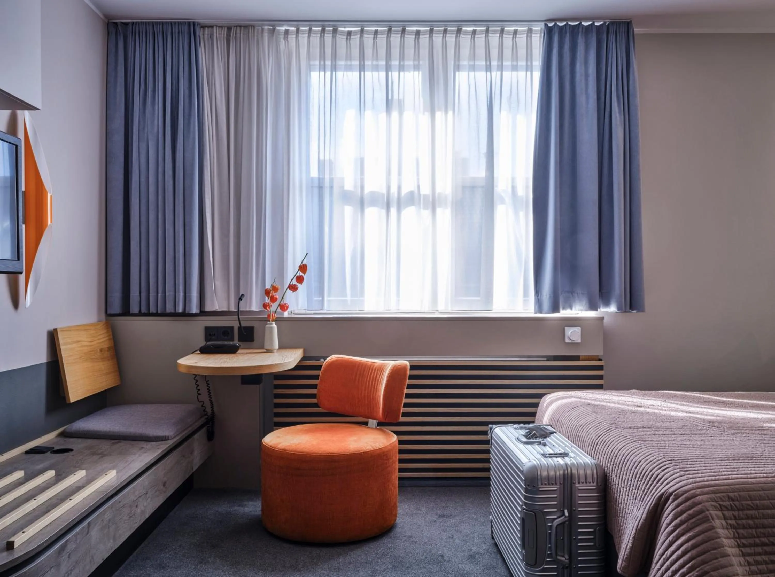 Photo of the whole room, Bed in Flemings Hotel Frankfurt-Central