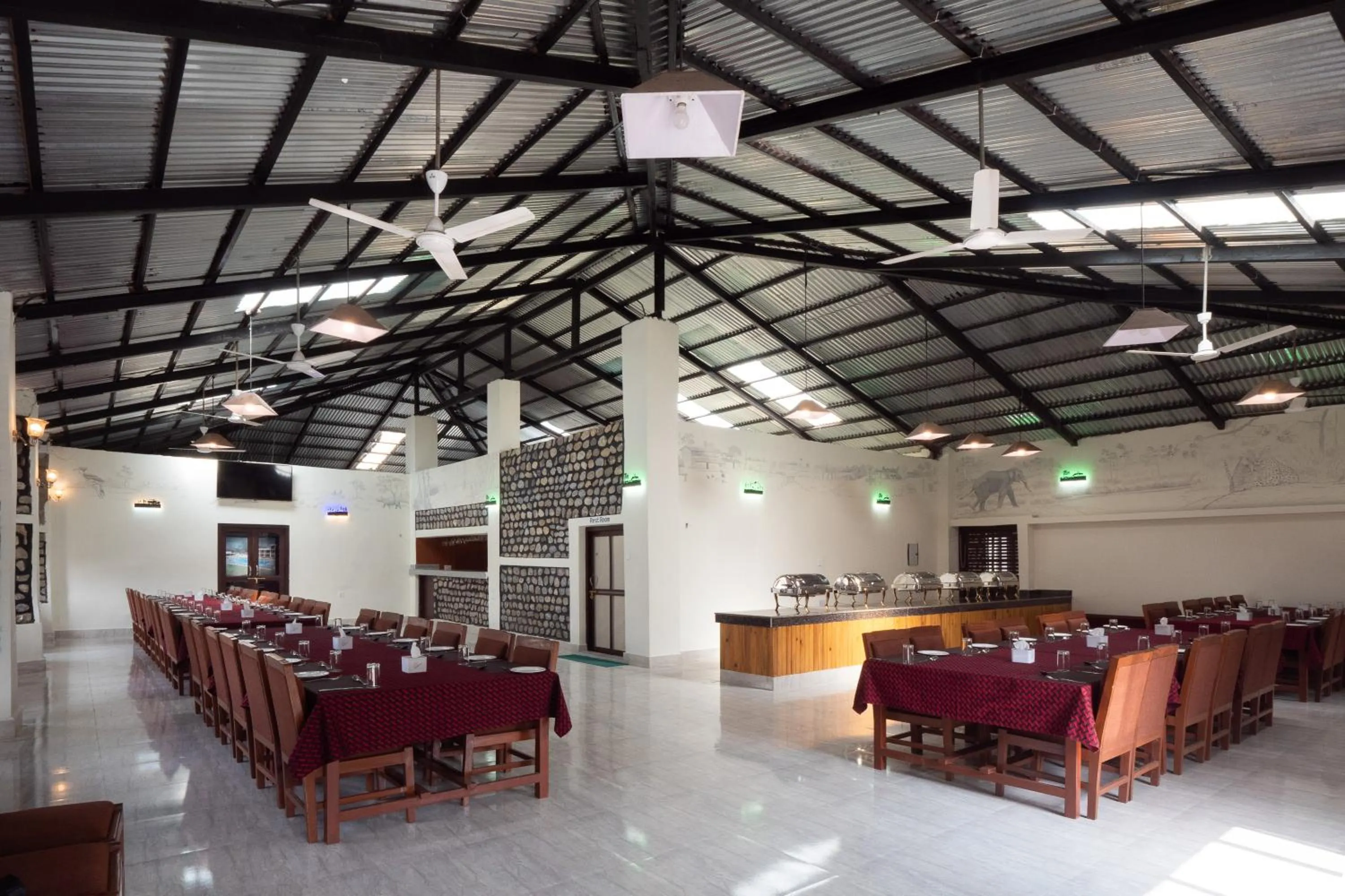 Restaurant/places to eat in Babai Resort Pvt Ltd