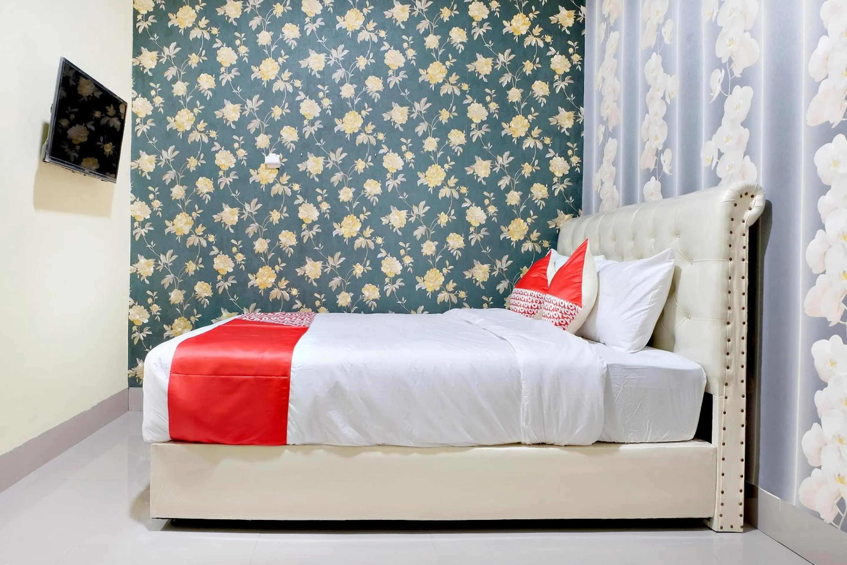 Bedroom, Bed in Hotel O Jinan Makassar