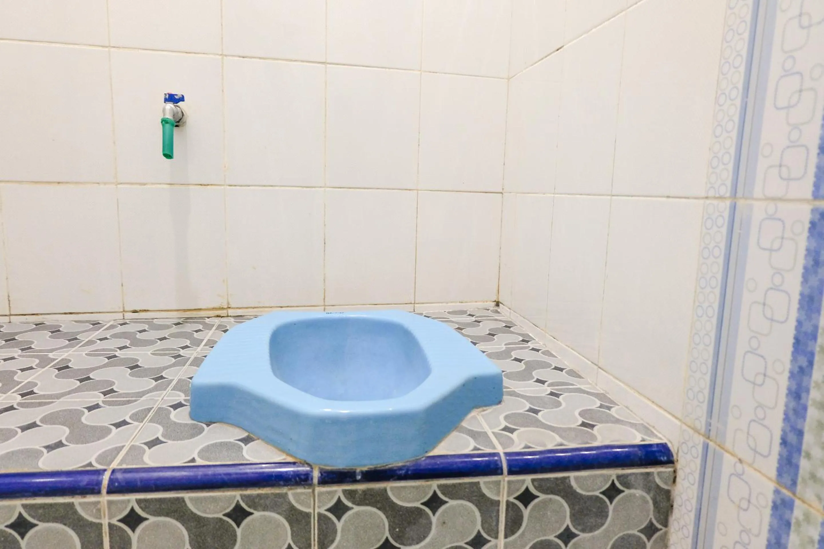 Bathroom in SPOT ON 2723 Gatsu Kost