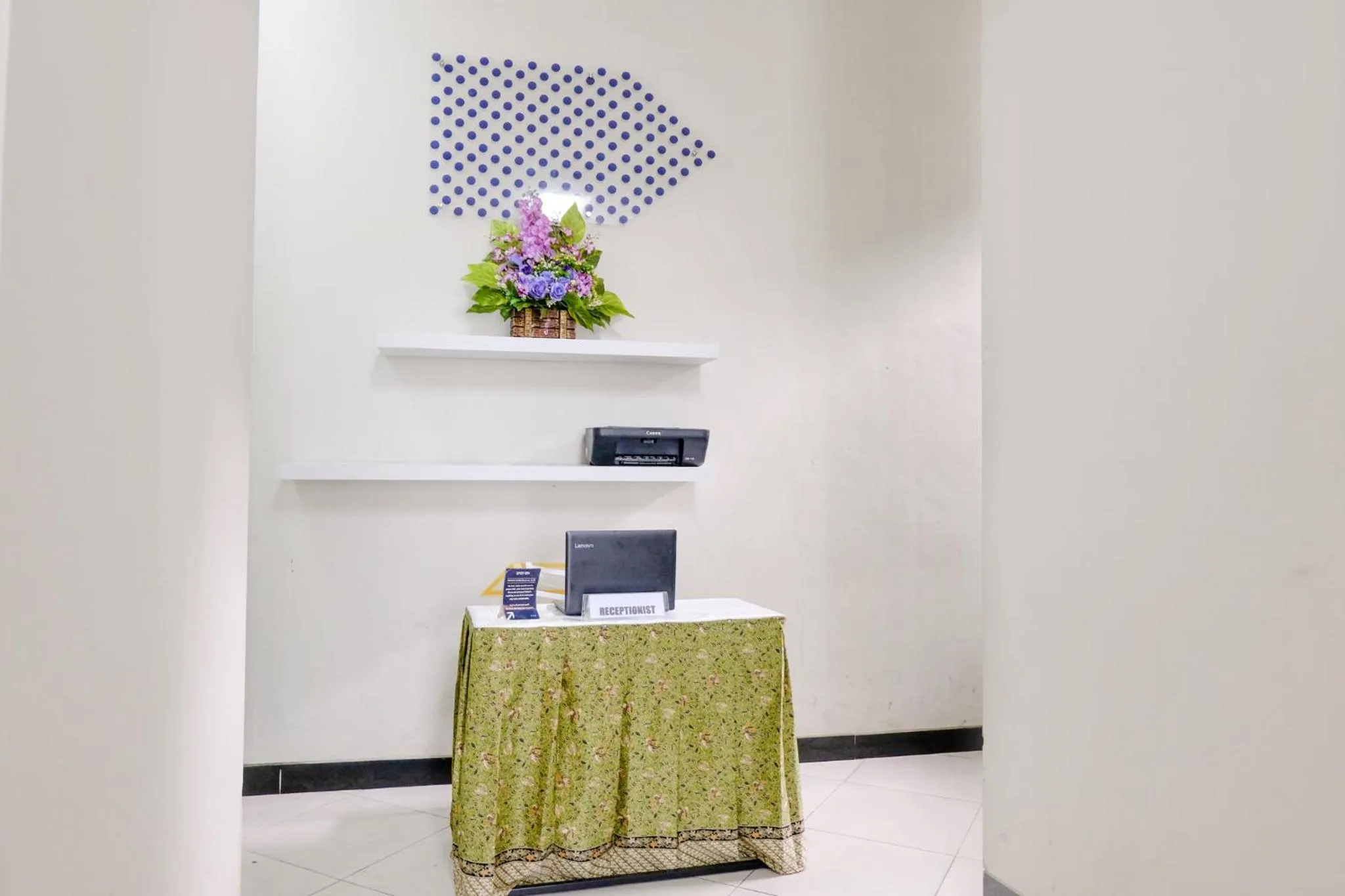 Lobby or reception in SPOT ON 2723 Gatsu Kost