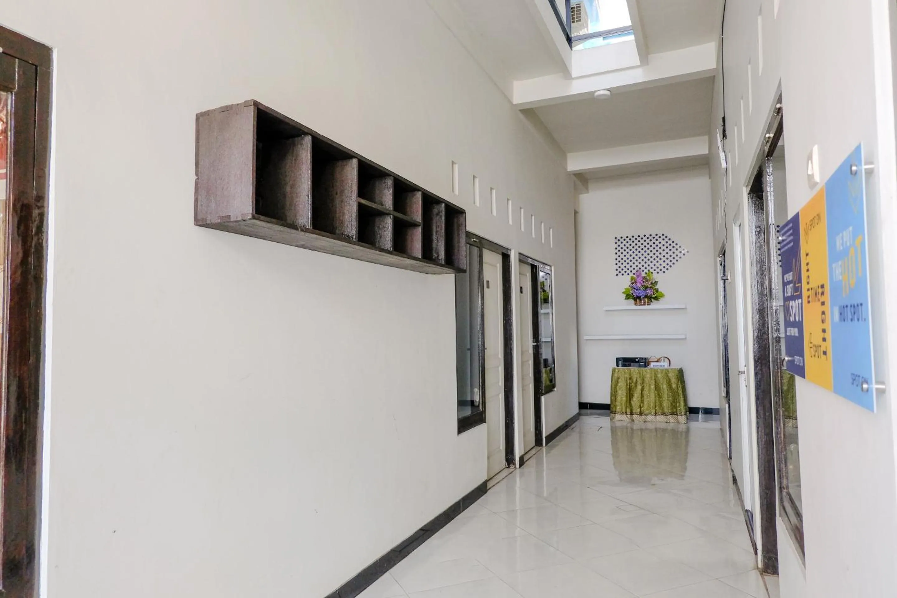 Lobby or reception in SPOT ON 2723 Gatsu Kost