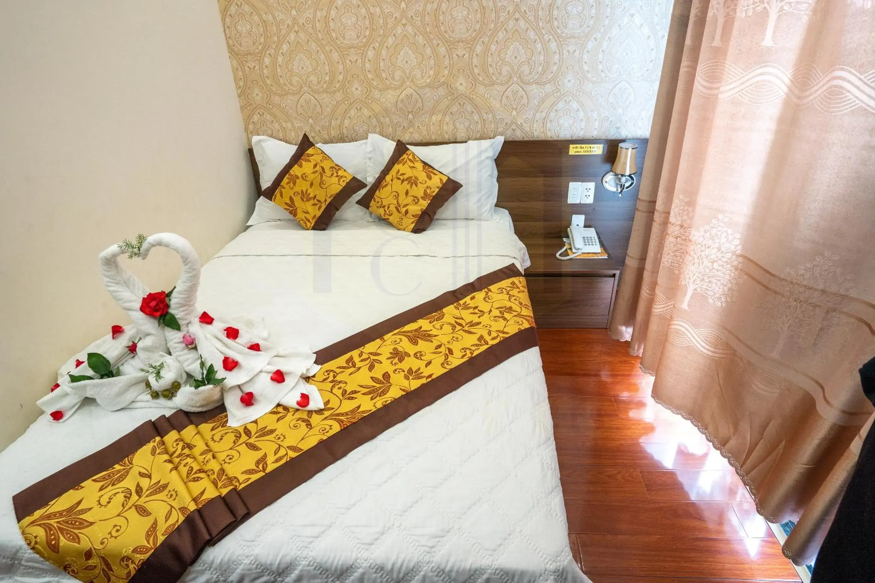 Small Double Room in GOLD CITY Hotel Small Double Room in GOLD CITY Hotel