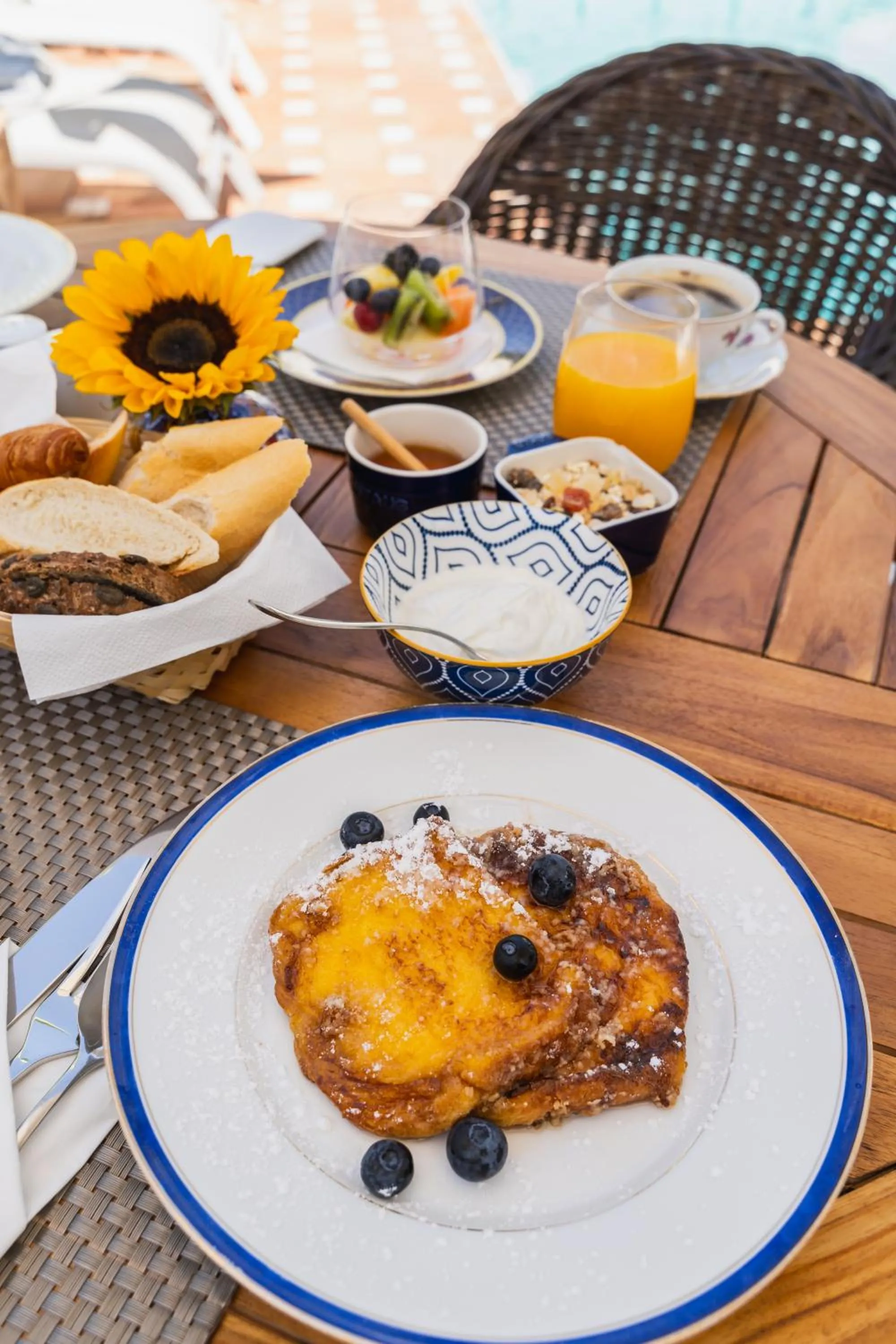 Breakfast, Food in The Pearl - Marbella