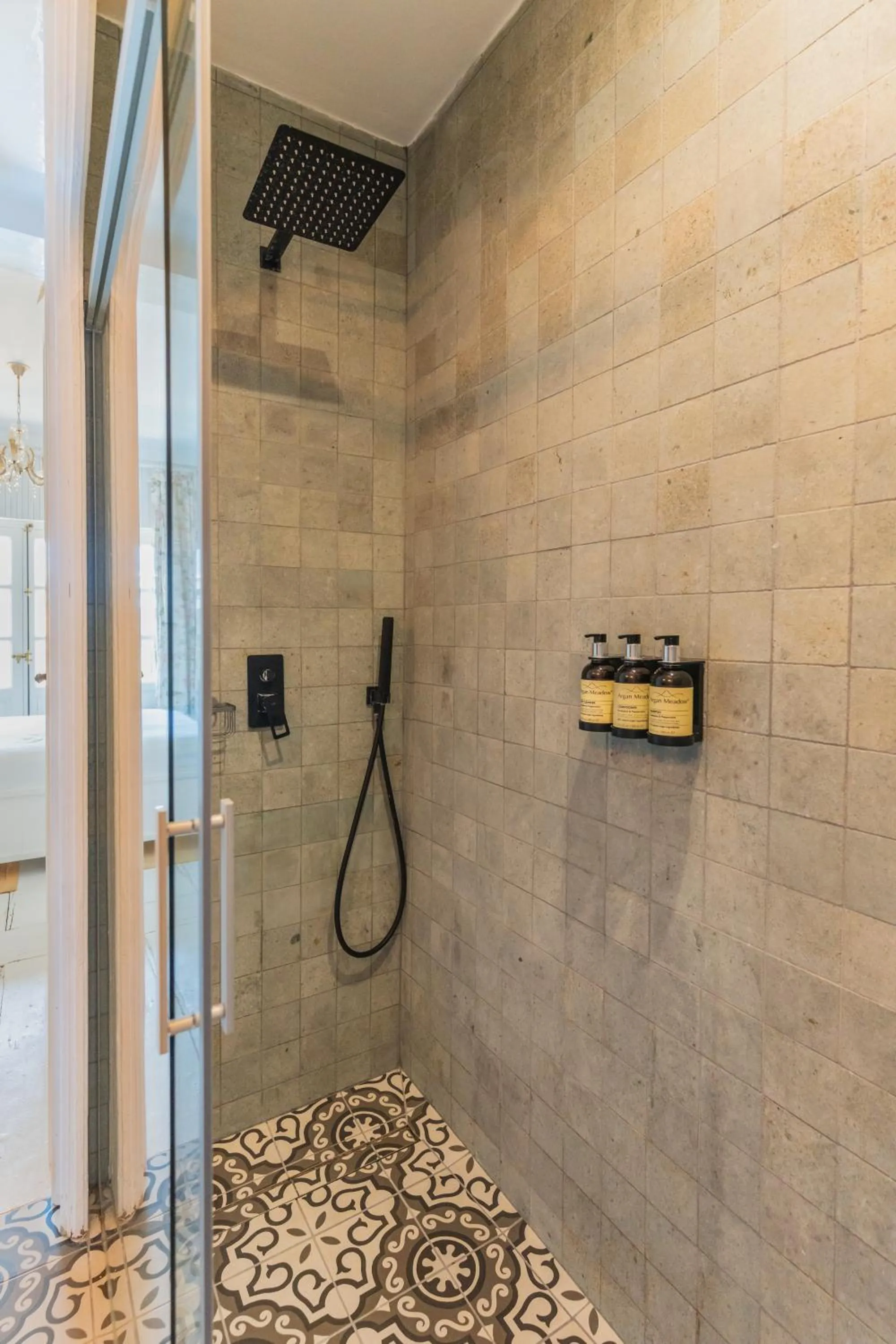 Shower, Bathroom in The Pearl - Marbella