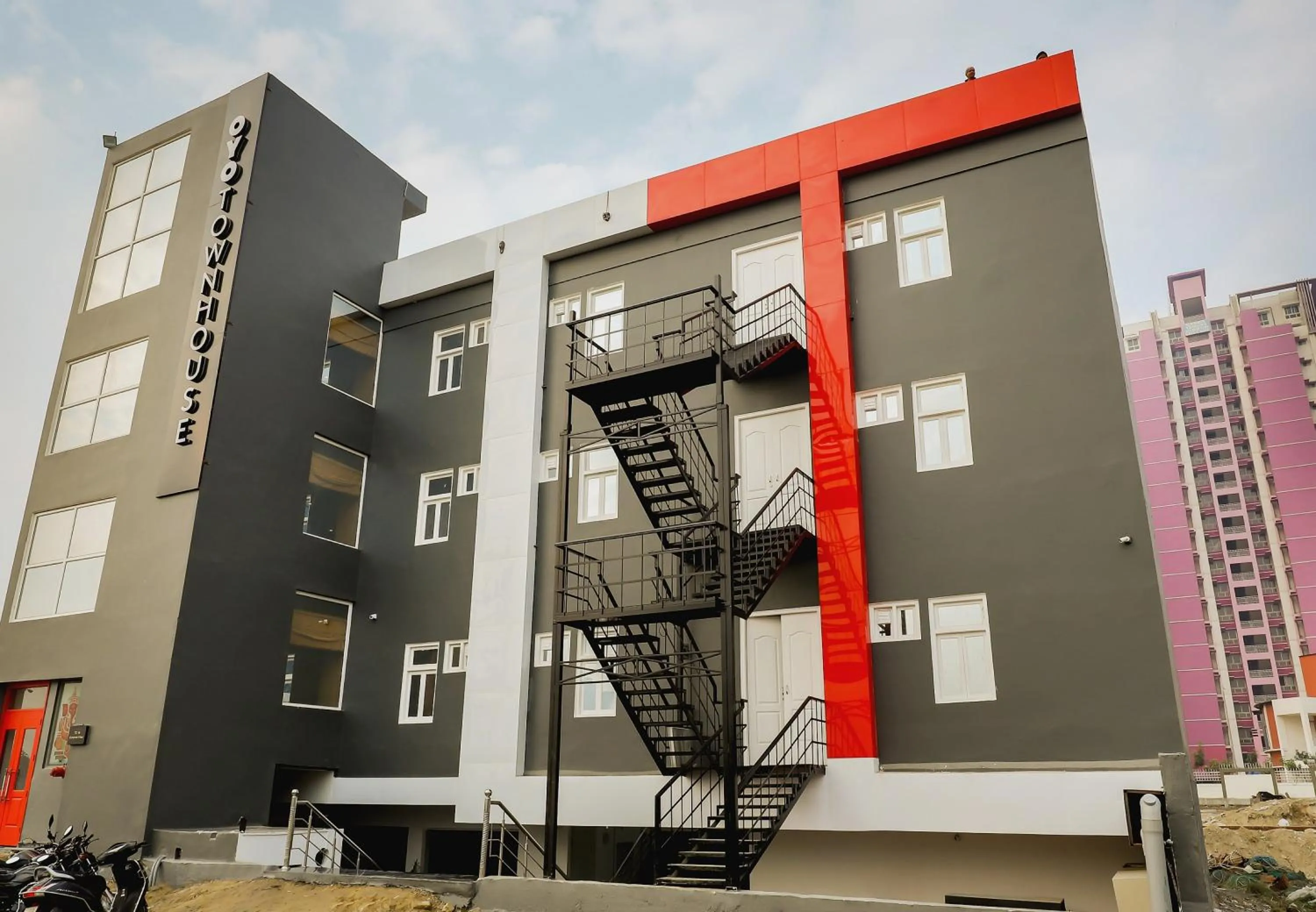 Facade/entrance in Townhouse Siddharth Vihar Ghaziabad