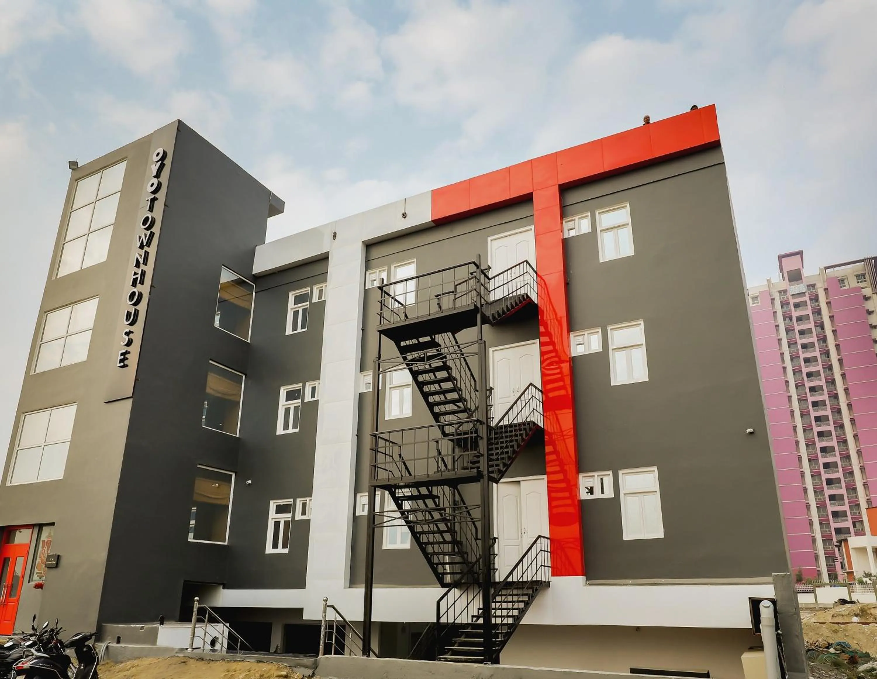 Facade/entrance in Townhouse Siddharth Vihar Ghaziabad