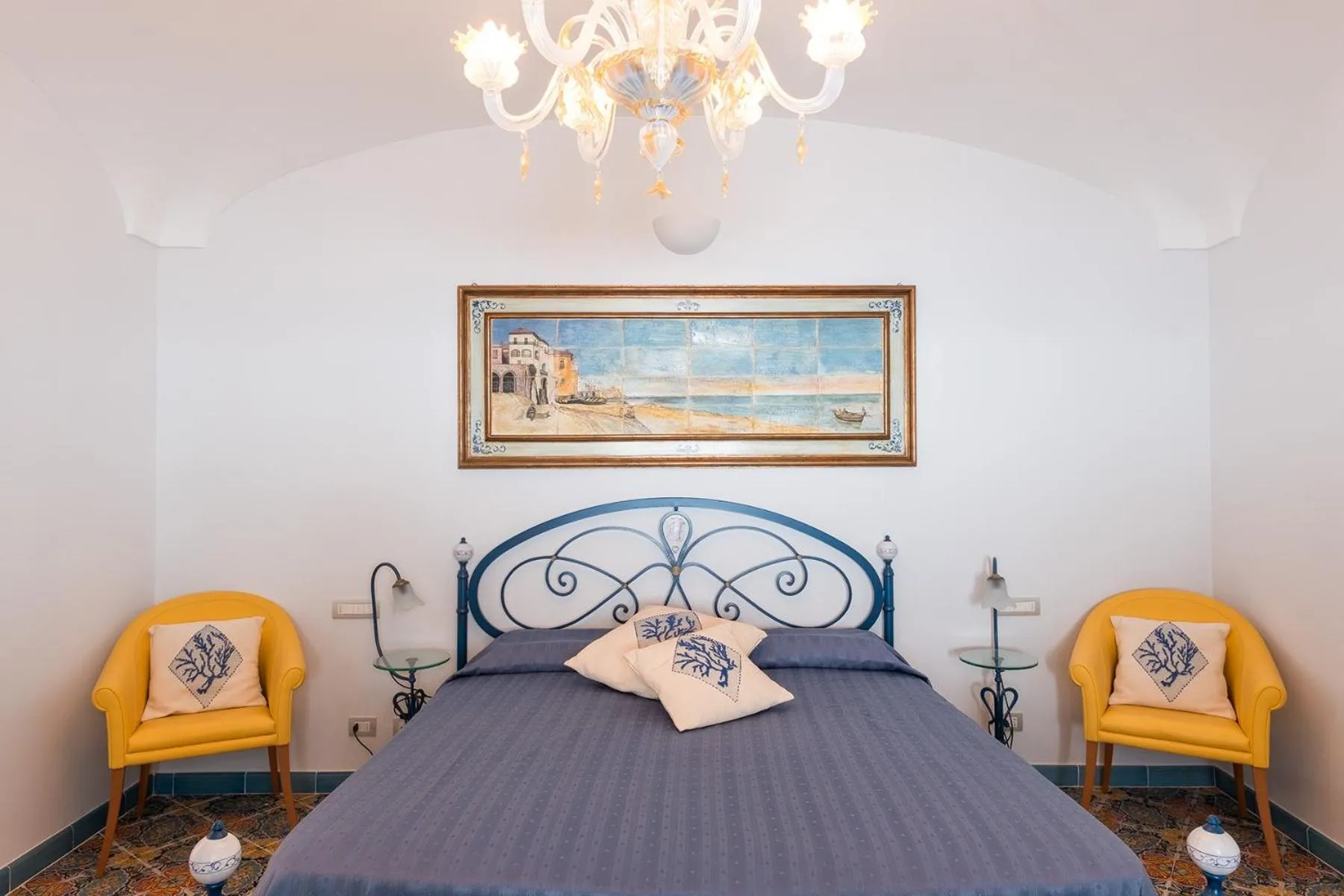 Bed in Villa Le Baste