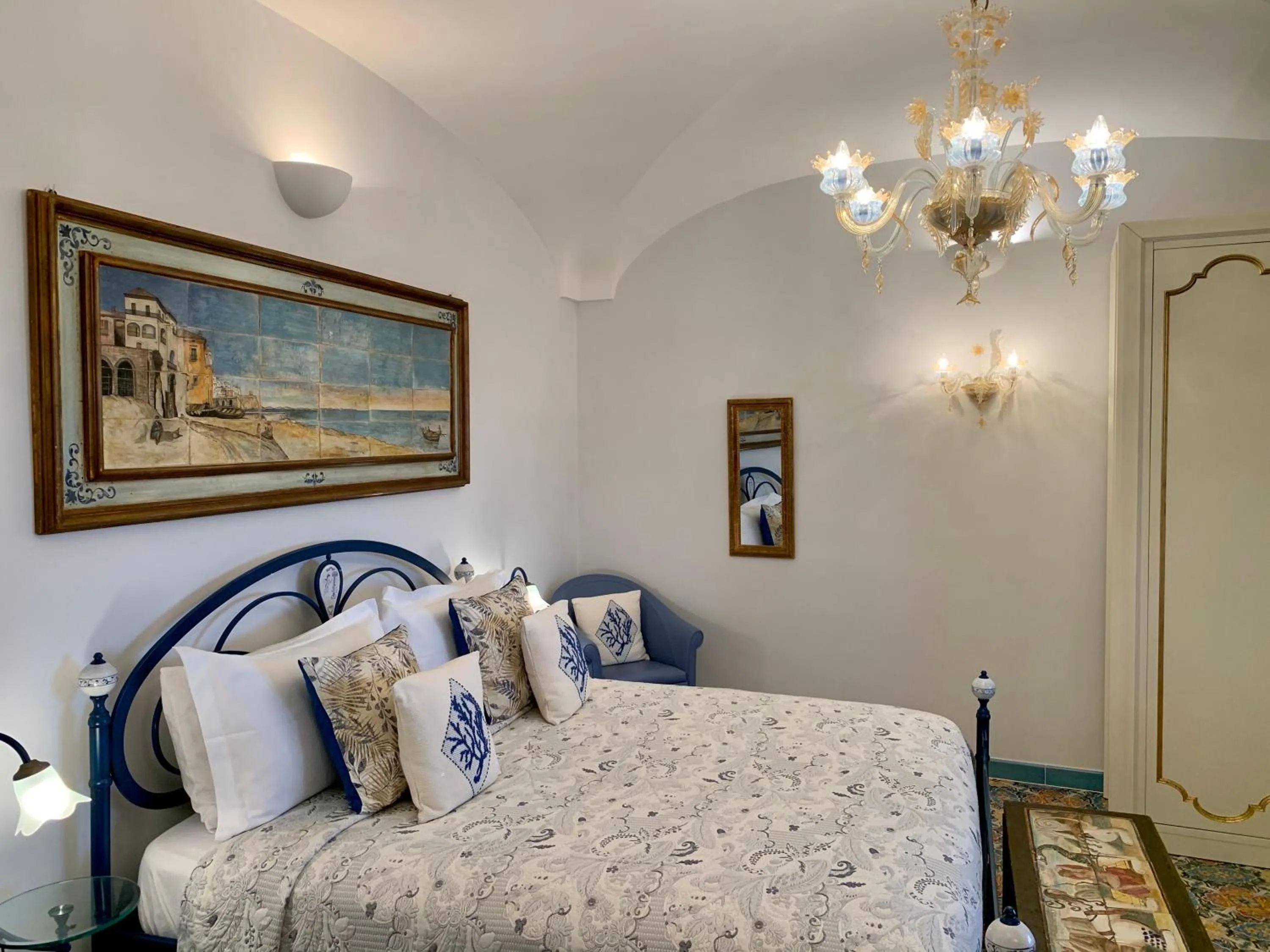 Bed in Villa Le Baste