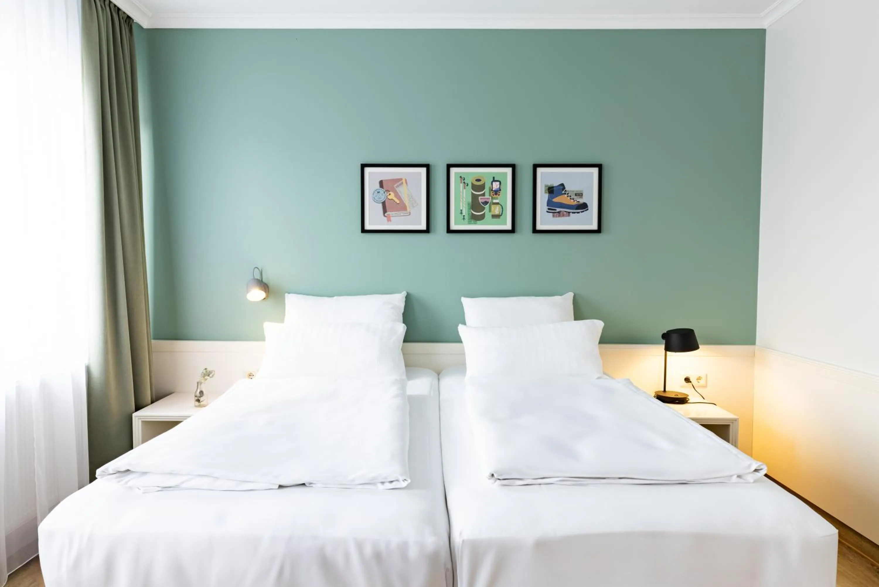 Photo of the whole room in Hotel Continental Frankfurt