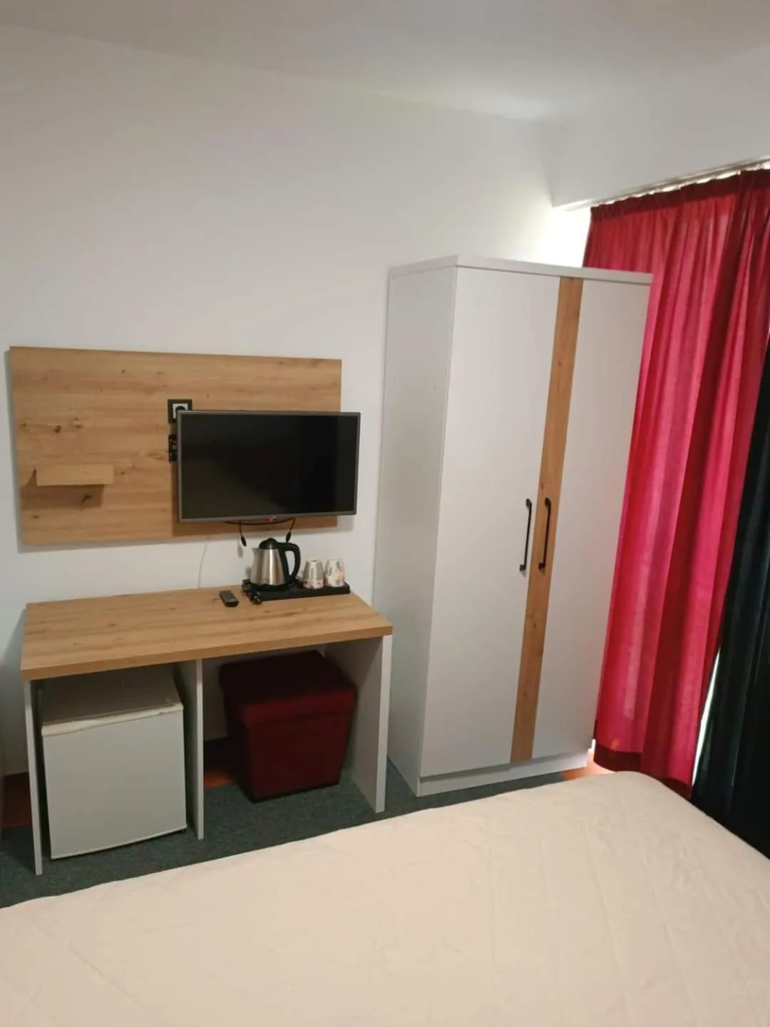 Bed in Hotel Brkić Sarajevo Airport - Free Parking