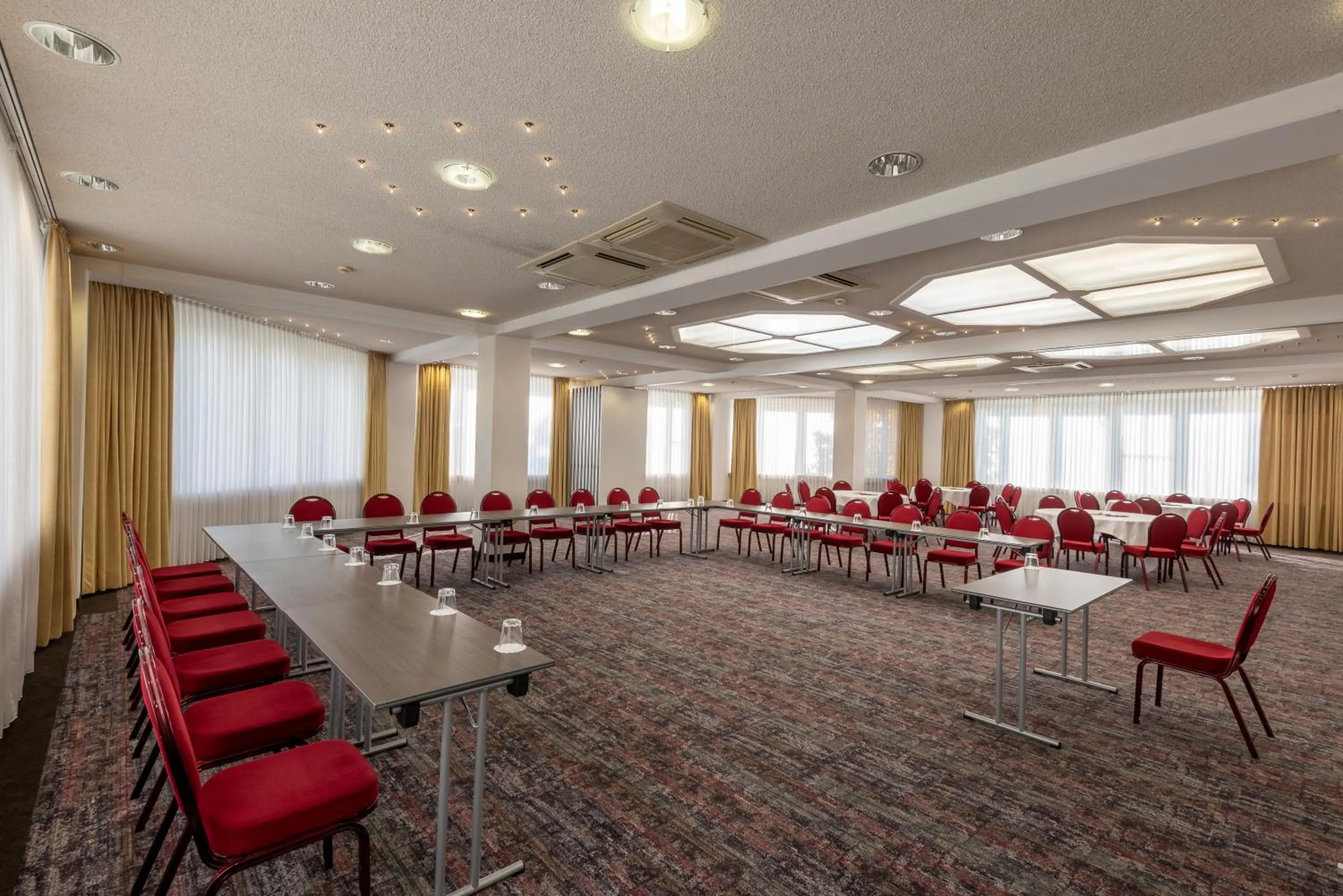 Meeting/conference room in Holiday Inn Munich Unterhaching by IHG