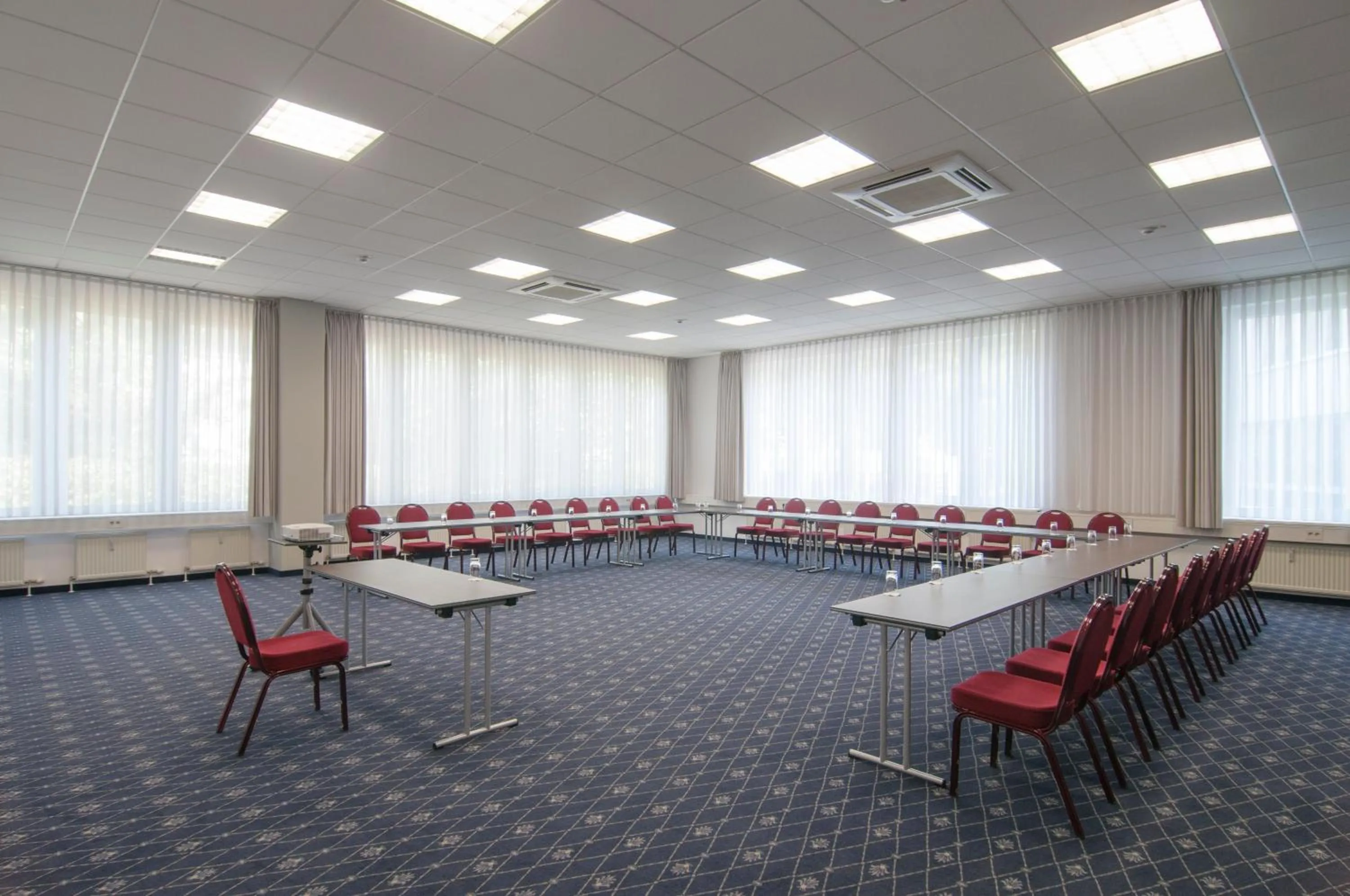Meeting/conference room in Holiday Inn Munich Unterhaching by IHG