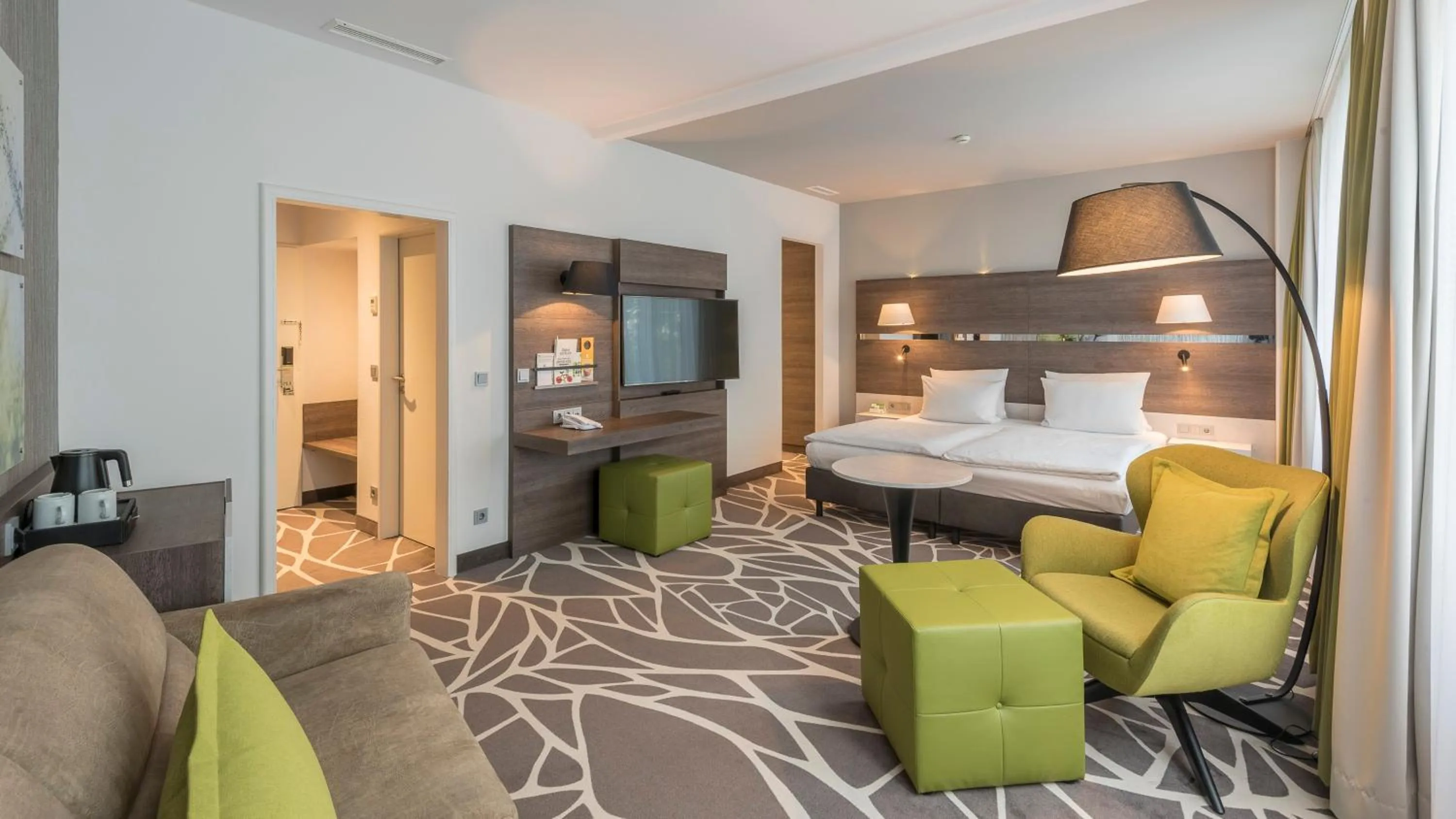 Photo of the whole room, Bed in Holiday Inn Munich Unterhaching by IHG