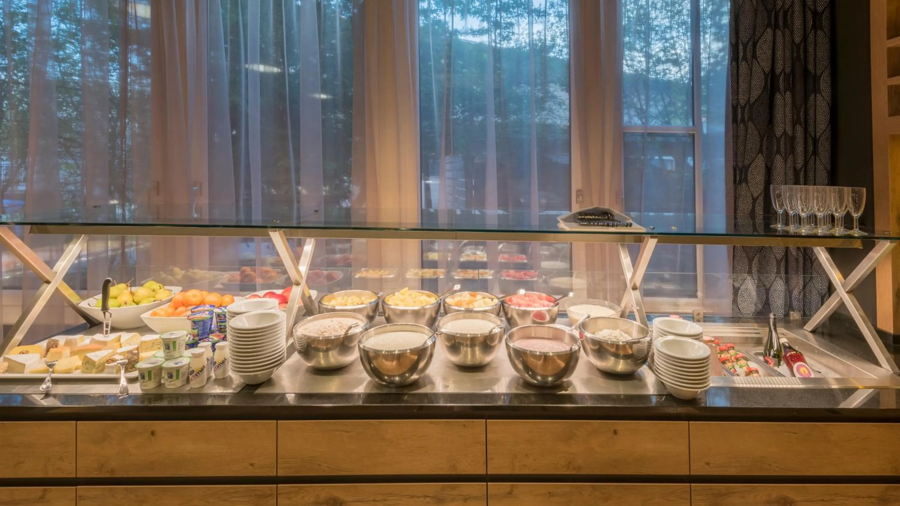 Restaurant/places to eat in Holiday Inn Munich Unterhaching by IHG