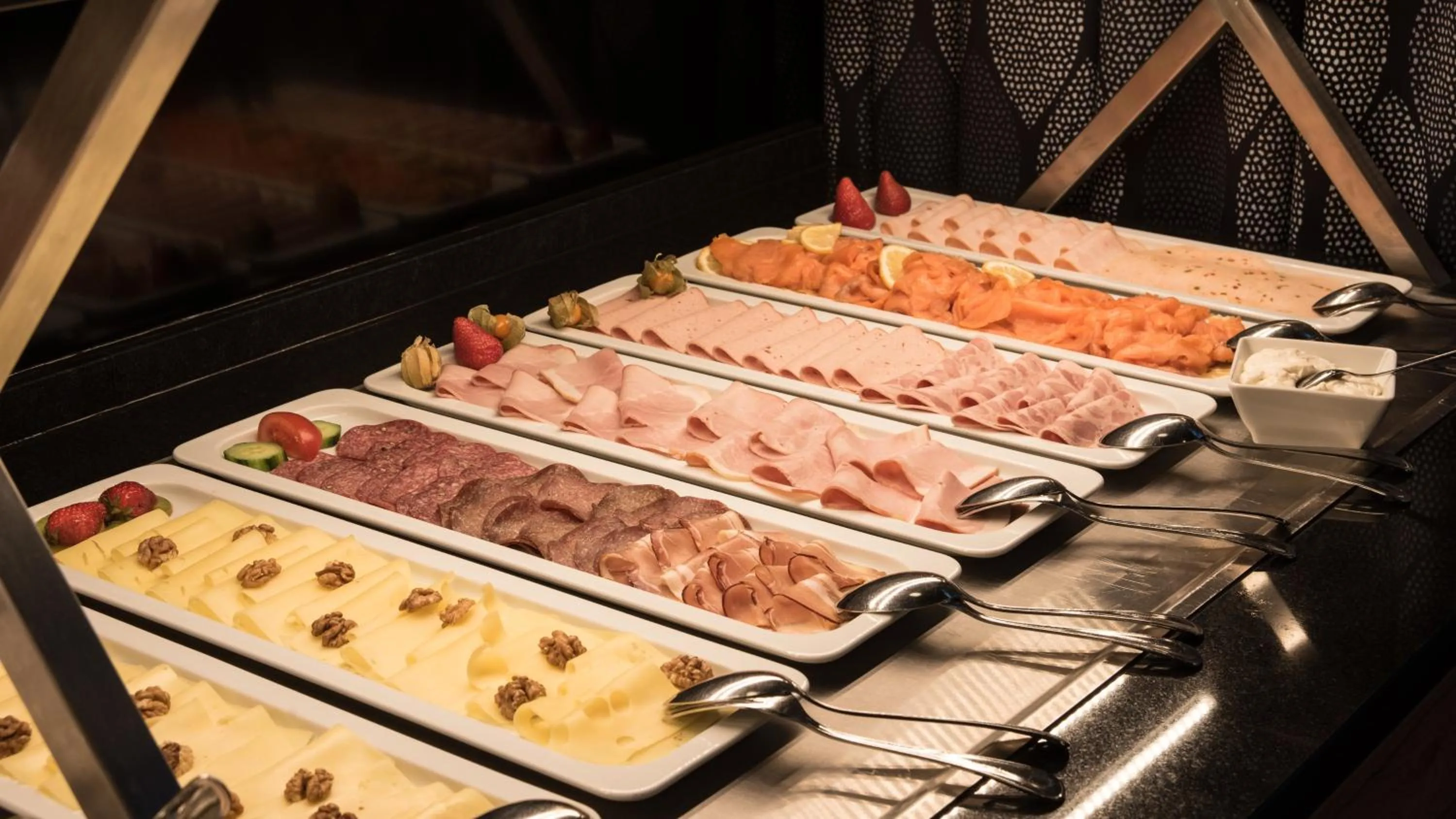 Restaurant/places to eat in Holiday Inn Munich Unterhaching by IHG