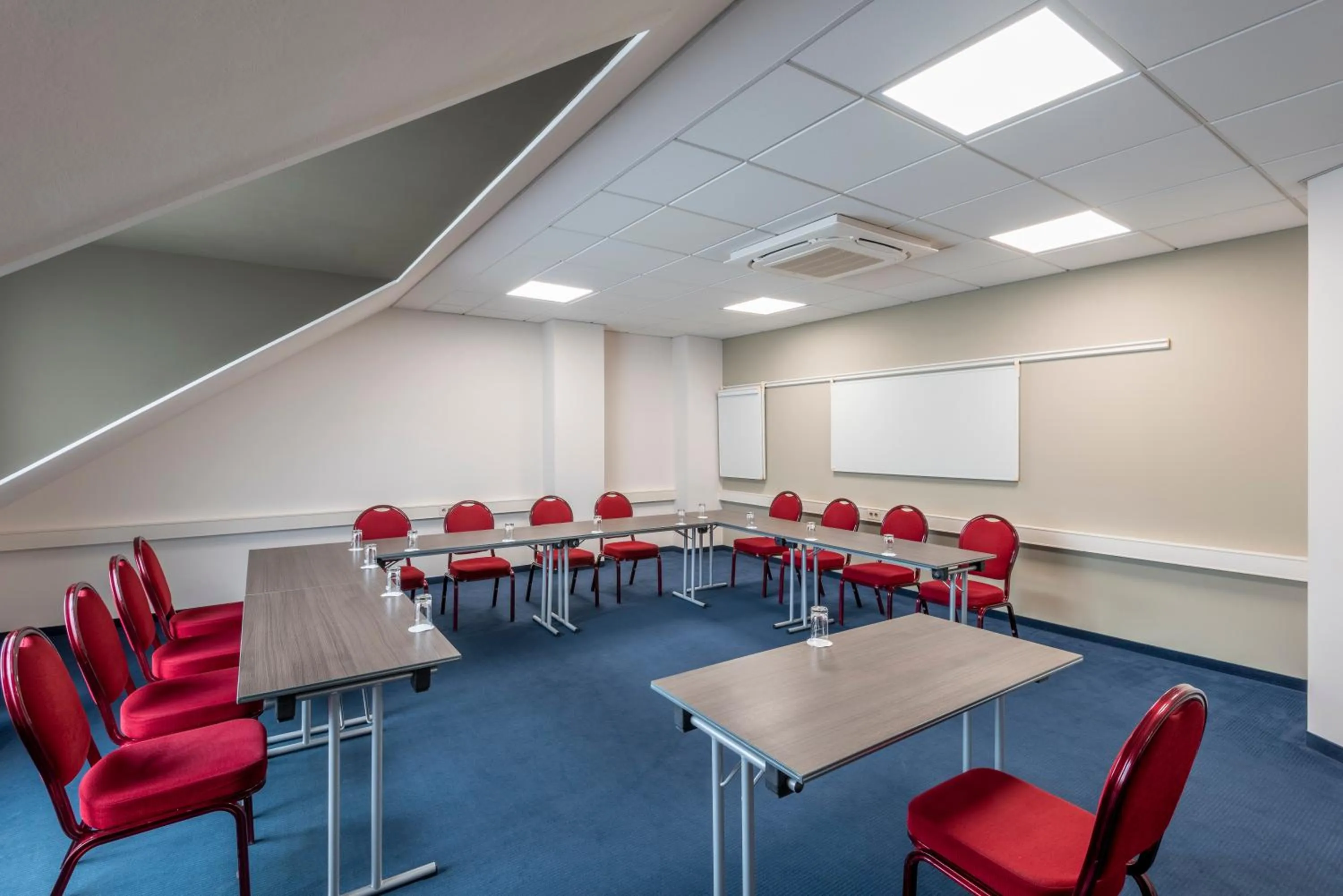 Meeting/conference room in Holiday Inn Munich Unterhaching by IHG