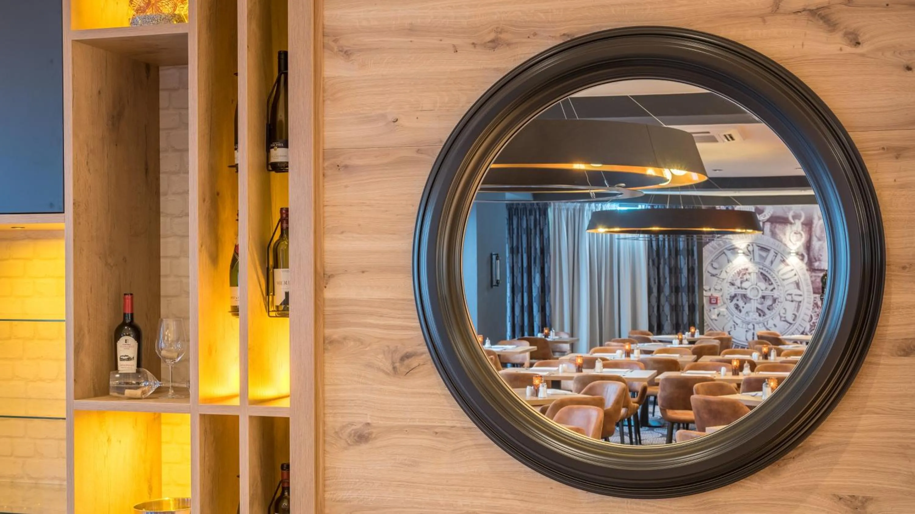 Restaurant/places to eat in Holiday Inn Munich Unterhaching by IHG