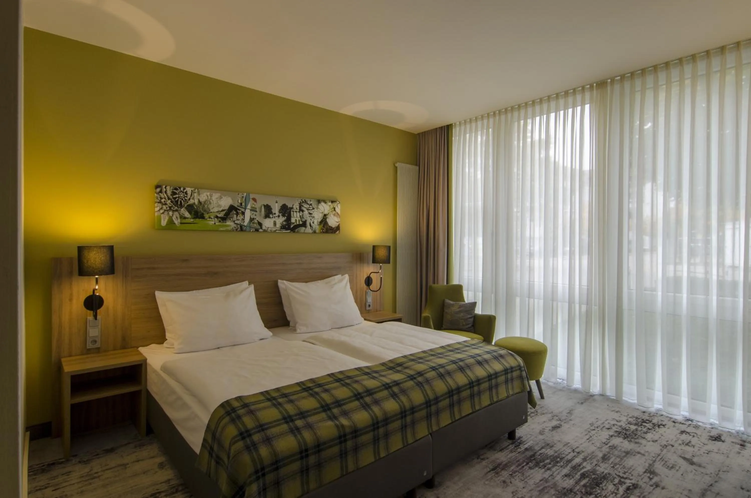 Photo of the whole room, Bed in Holiday Inn Munich Unterhaching by IHG