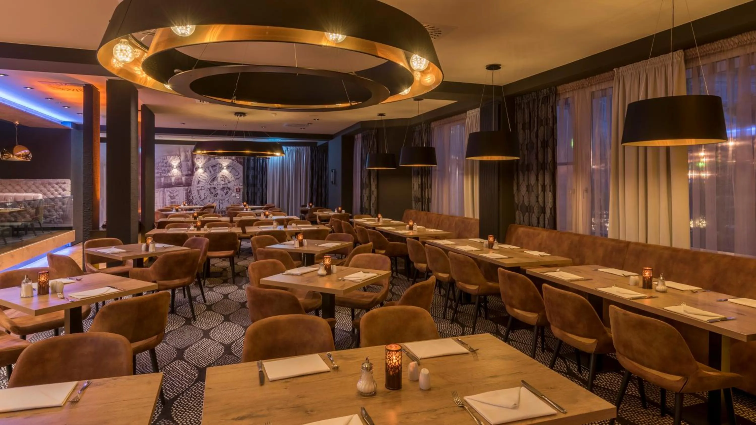 Restaurant/places to eat in Holiday Inn Munich Unterhaching by IHG