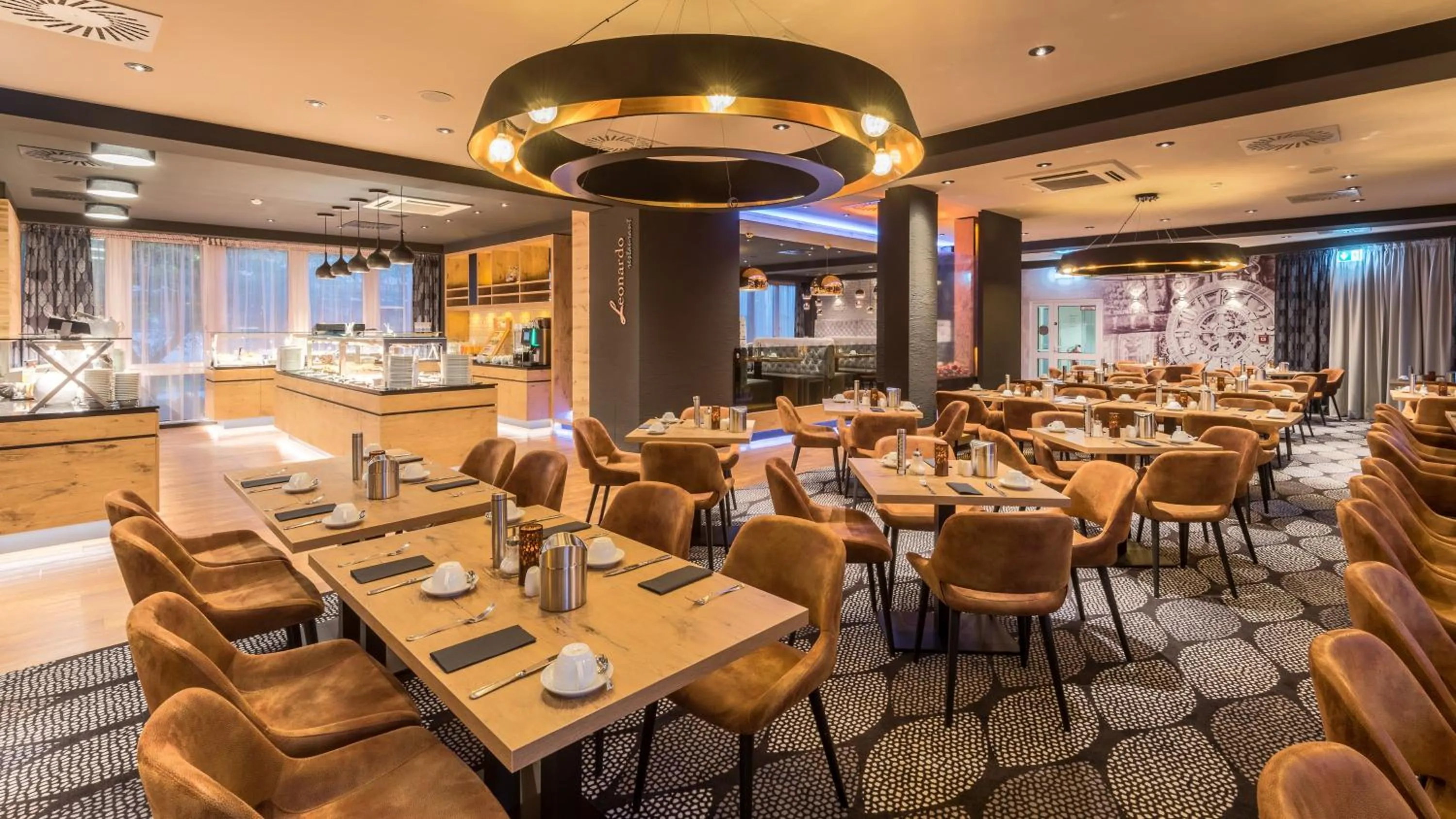 Restaurant/places to eat in Holiday Inn Munich Unterhaching by IHG