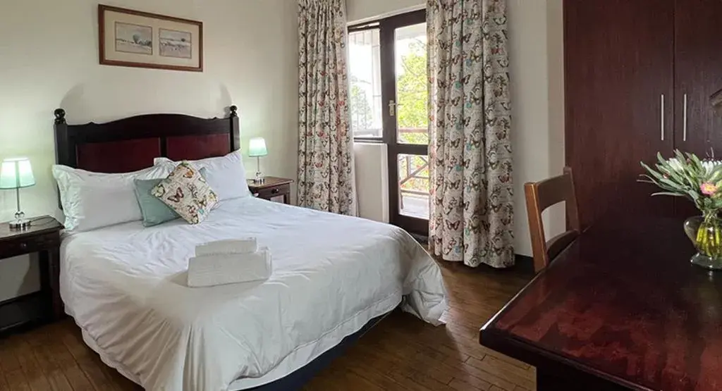 Double Room in Far Hills Country Hotel Double Room in Far Hills Country Hotel