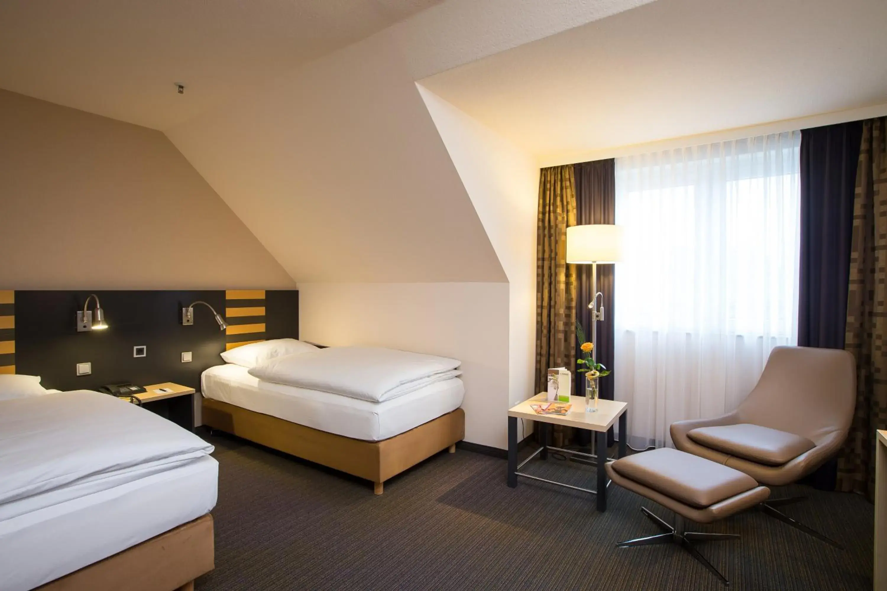 Twin Room in Lindner Hotel Frankfurt Hochst, part of JdV by Hyatt Twin Room in Lindner Hotel Frankfurt Hochst, part of JdV by Hyatt