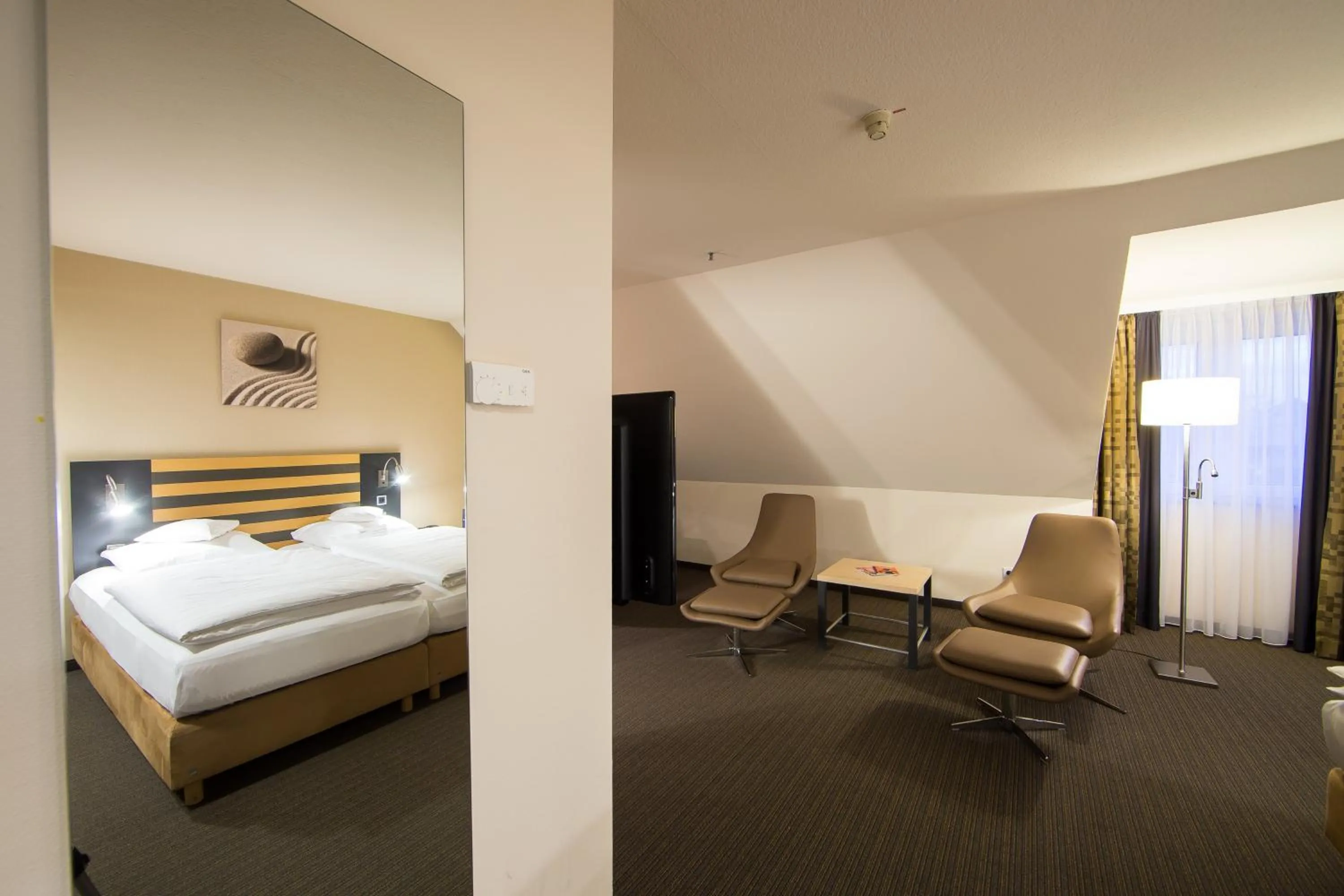 Living room, Bed in Lindner Hotel Frankfurt Hochst, part of JdV by Hyatt