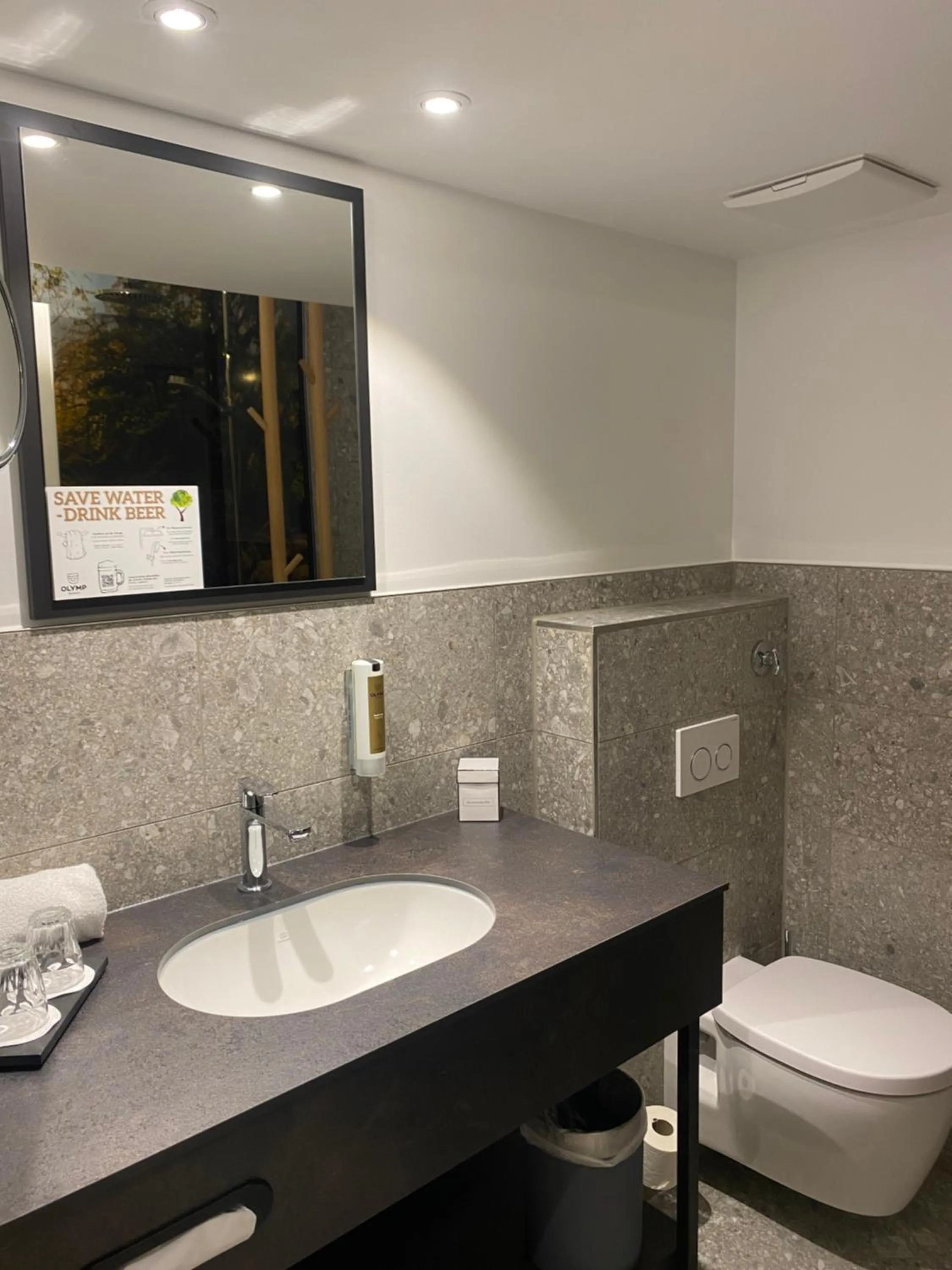 Toilet in Olymp Munich