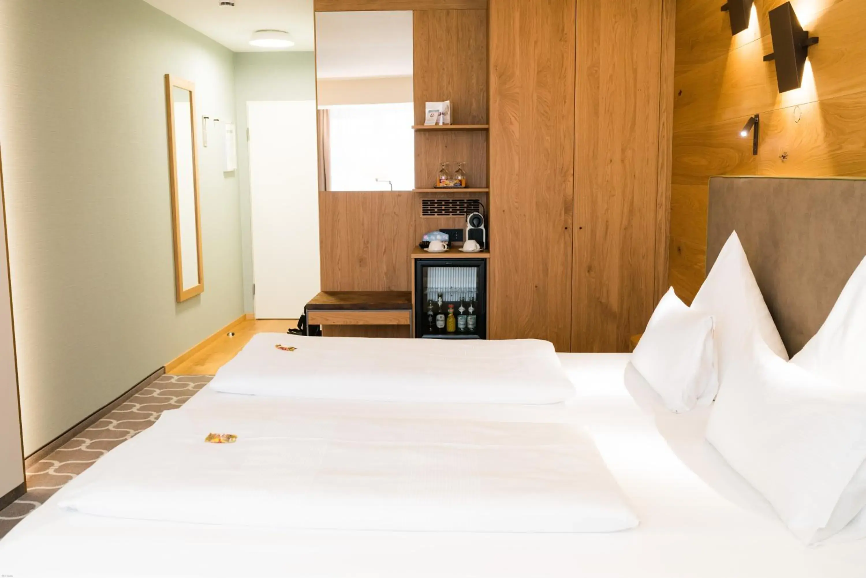 Superior Double or Twin Room - single occupancy in Olymp Munich Superior Double or Twin Room - single occupancy in Olymp Munich