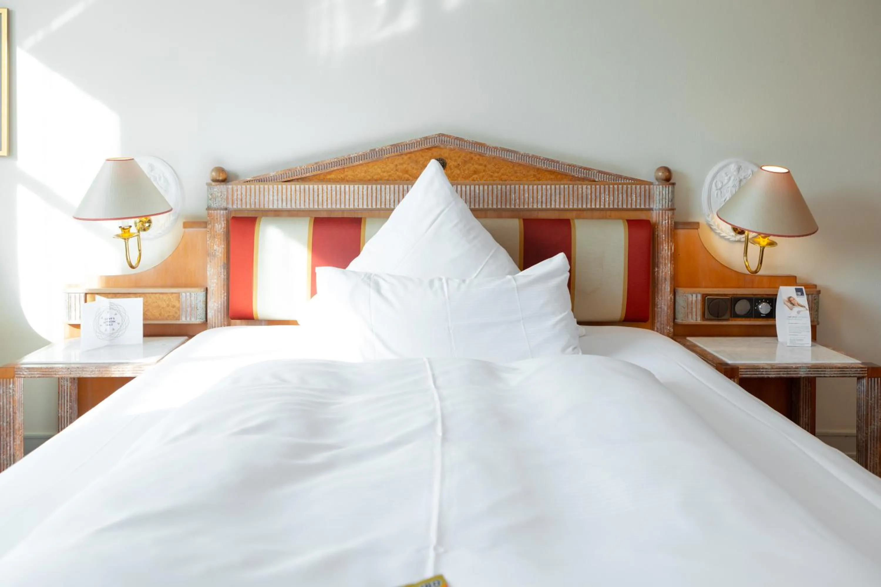 Bedroom, Bed in Olymp Munich