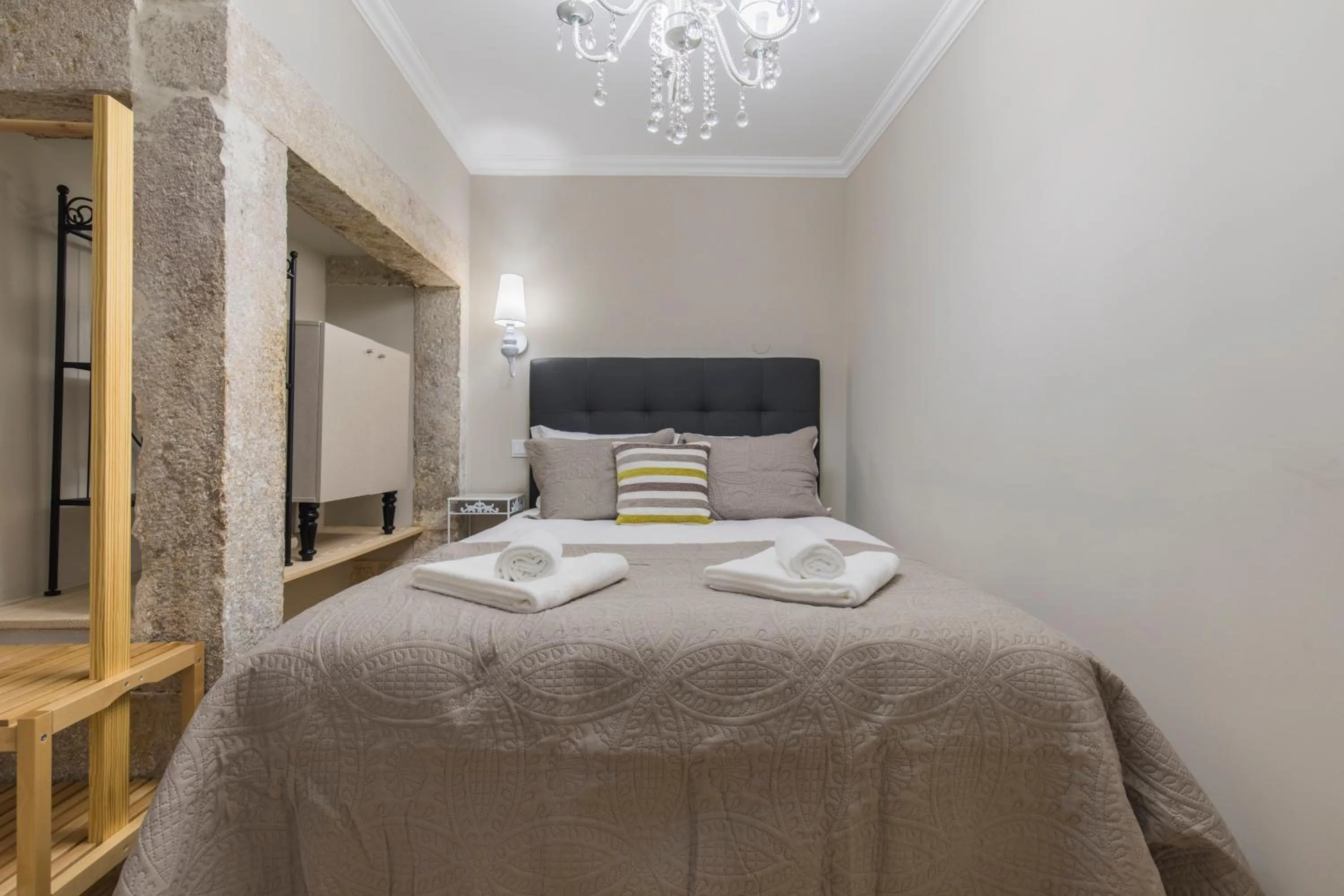 Bed in LovelyStay - Charming Douradoures I