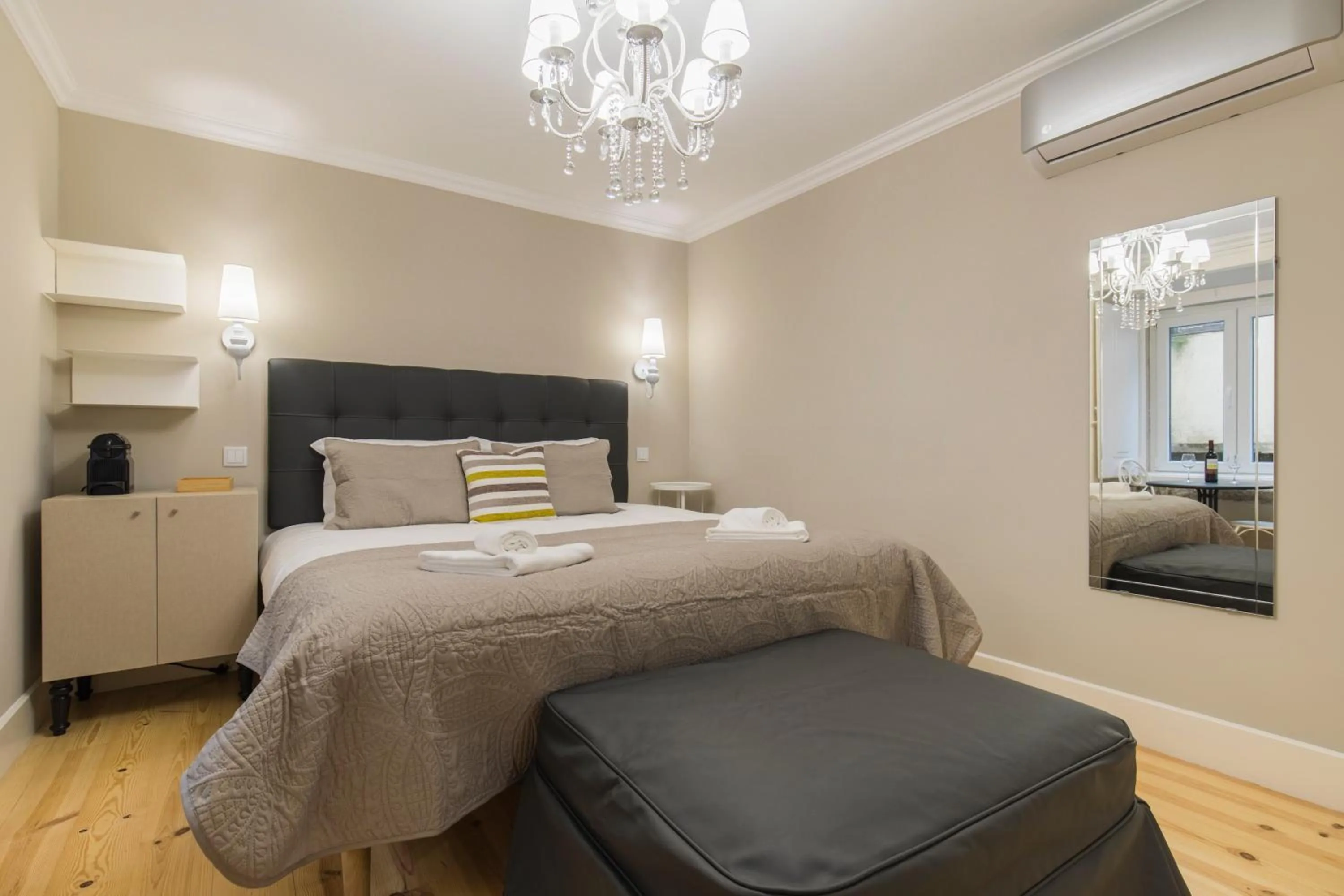 Bed in LovelyStay - Charming Douradoures I