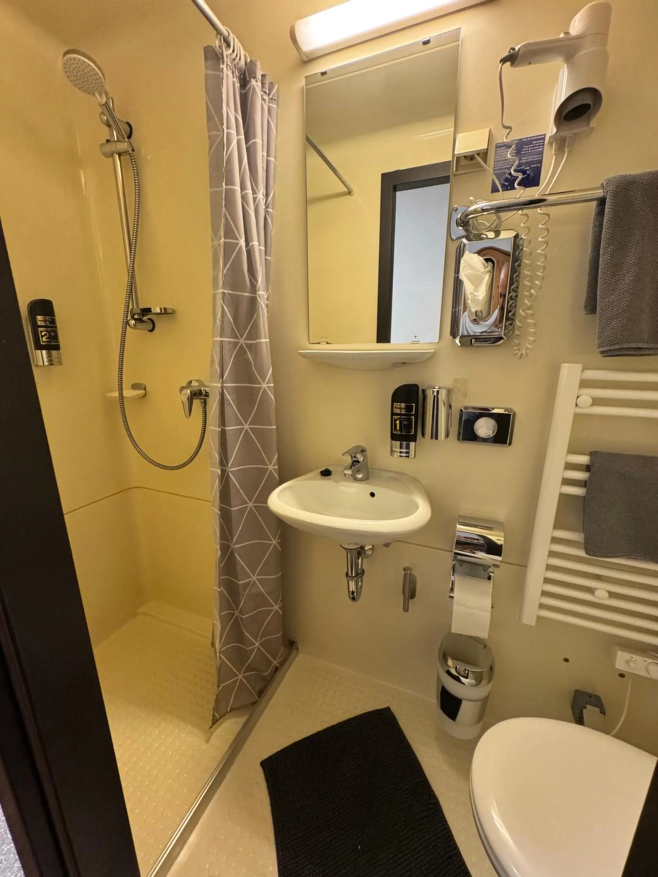 Bathroom in Gasthof Hotel Bräustübl und Haus Boutique