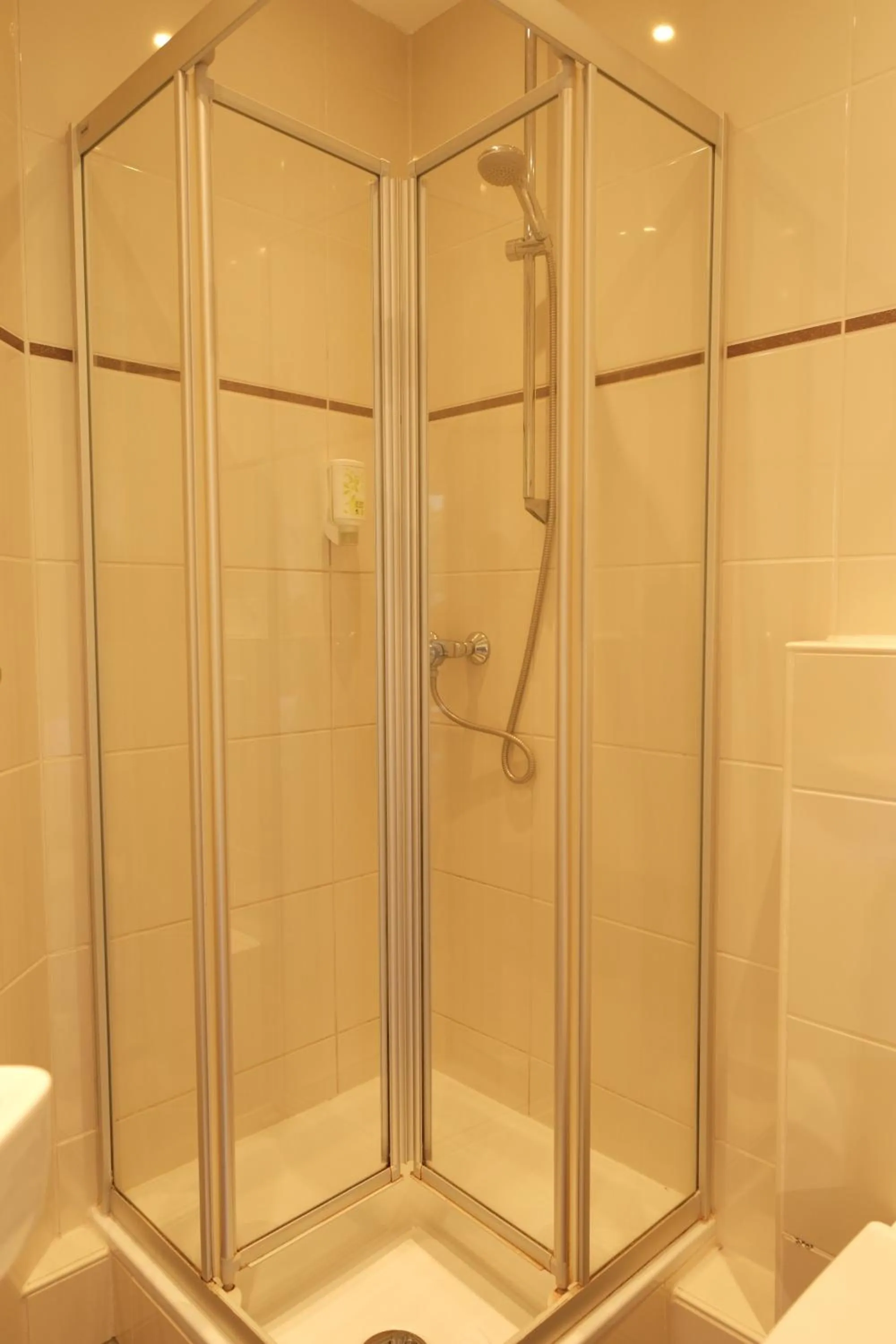 Shower in Hotel Residenz Duesseldorf