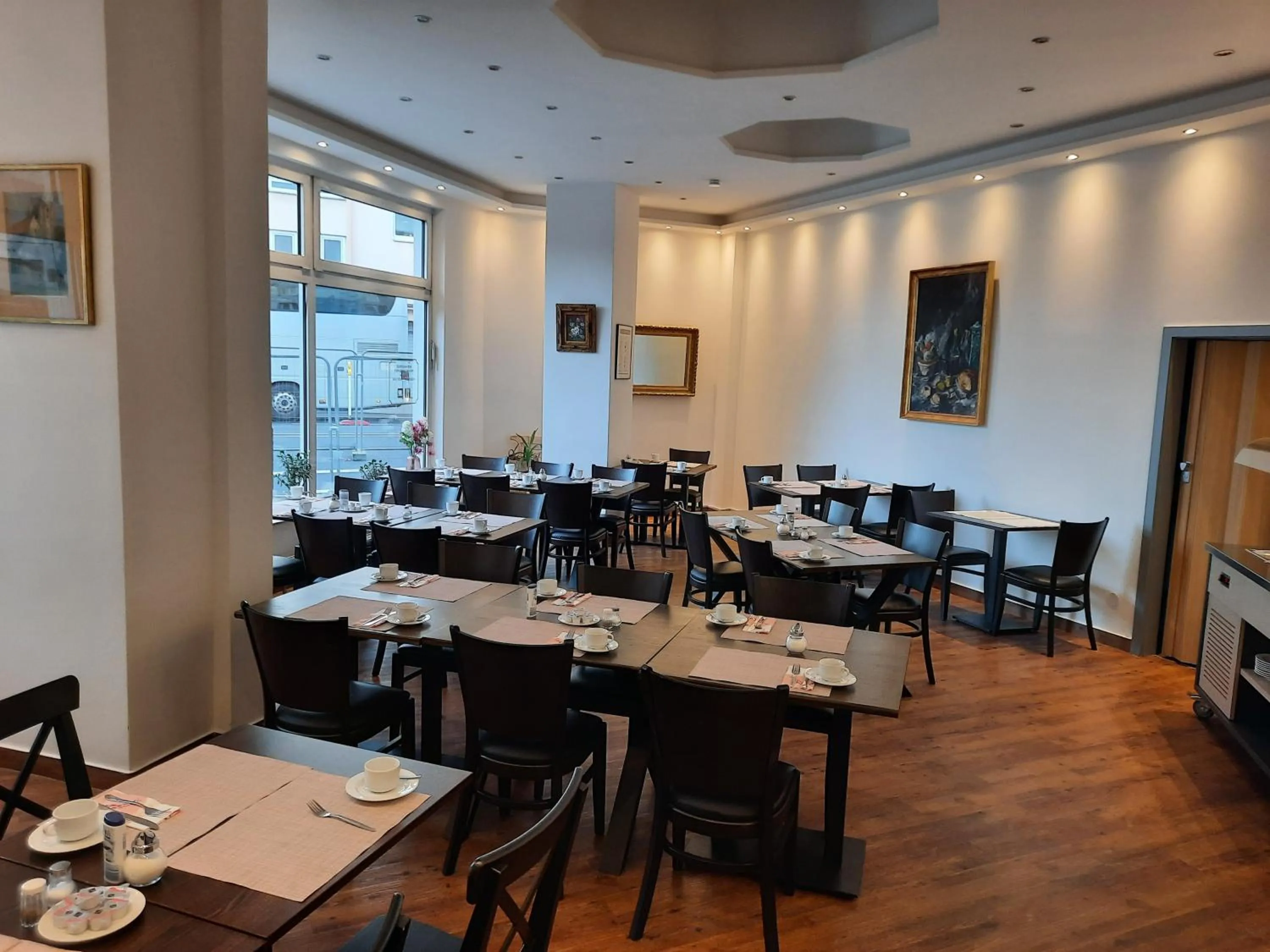Restaurant/places to eat in Hotel Residenz Duesseldorf