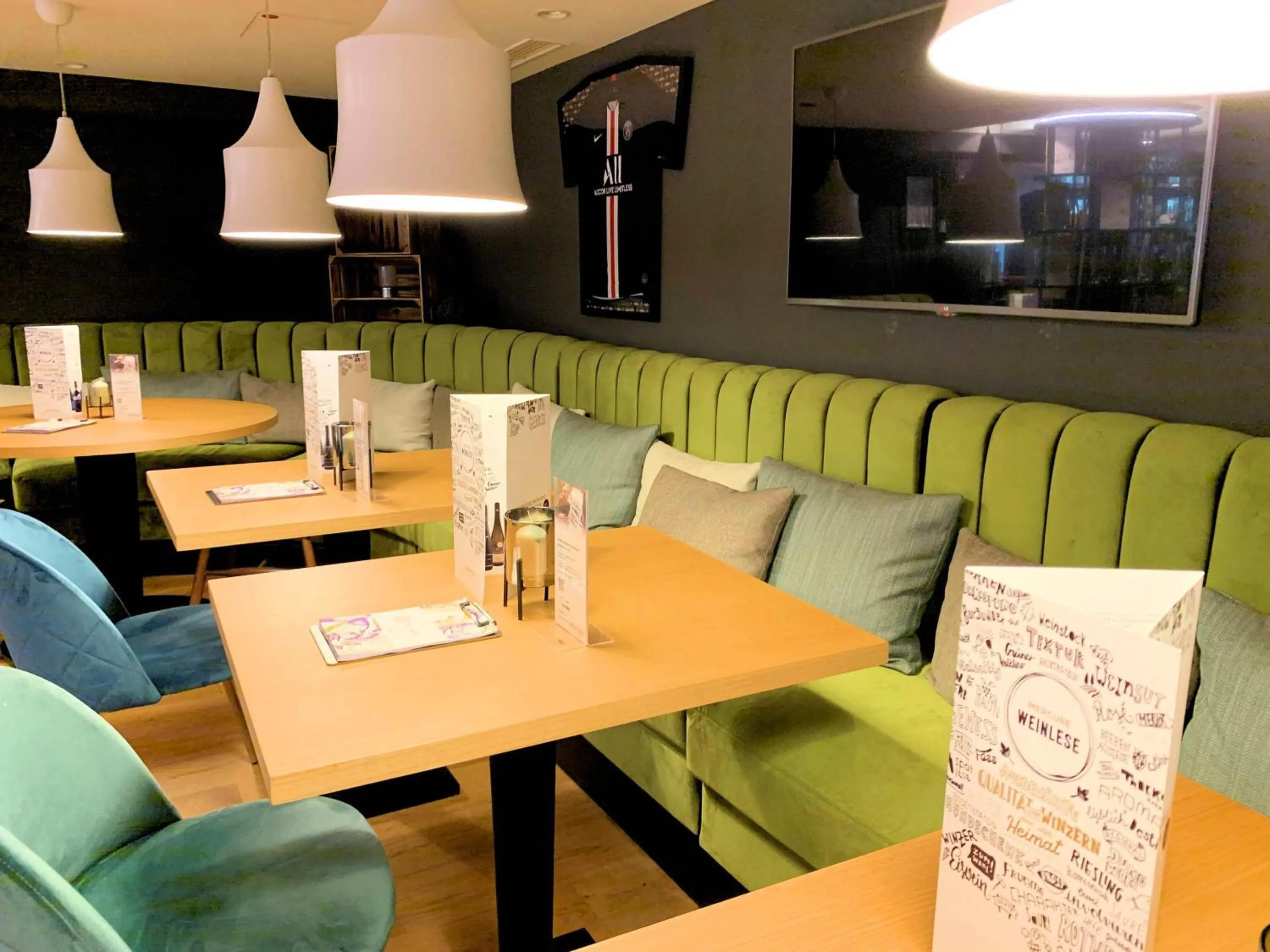 Lounge or bar in Mercure Hotel Kaiserhof City Center