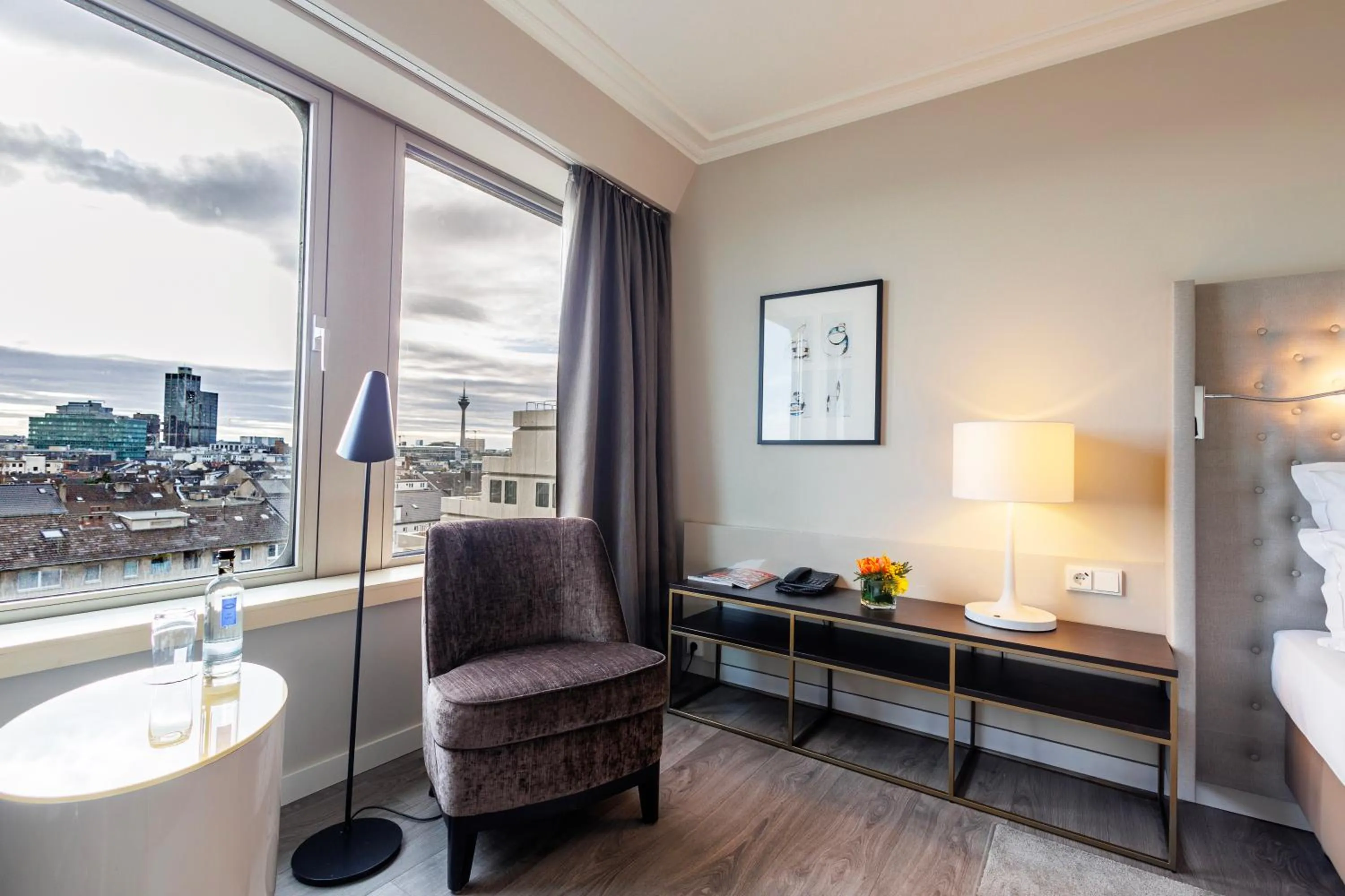 Seating area in Clayton Hotel Düsseldorf City Centre