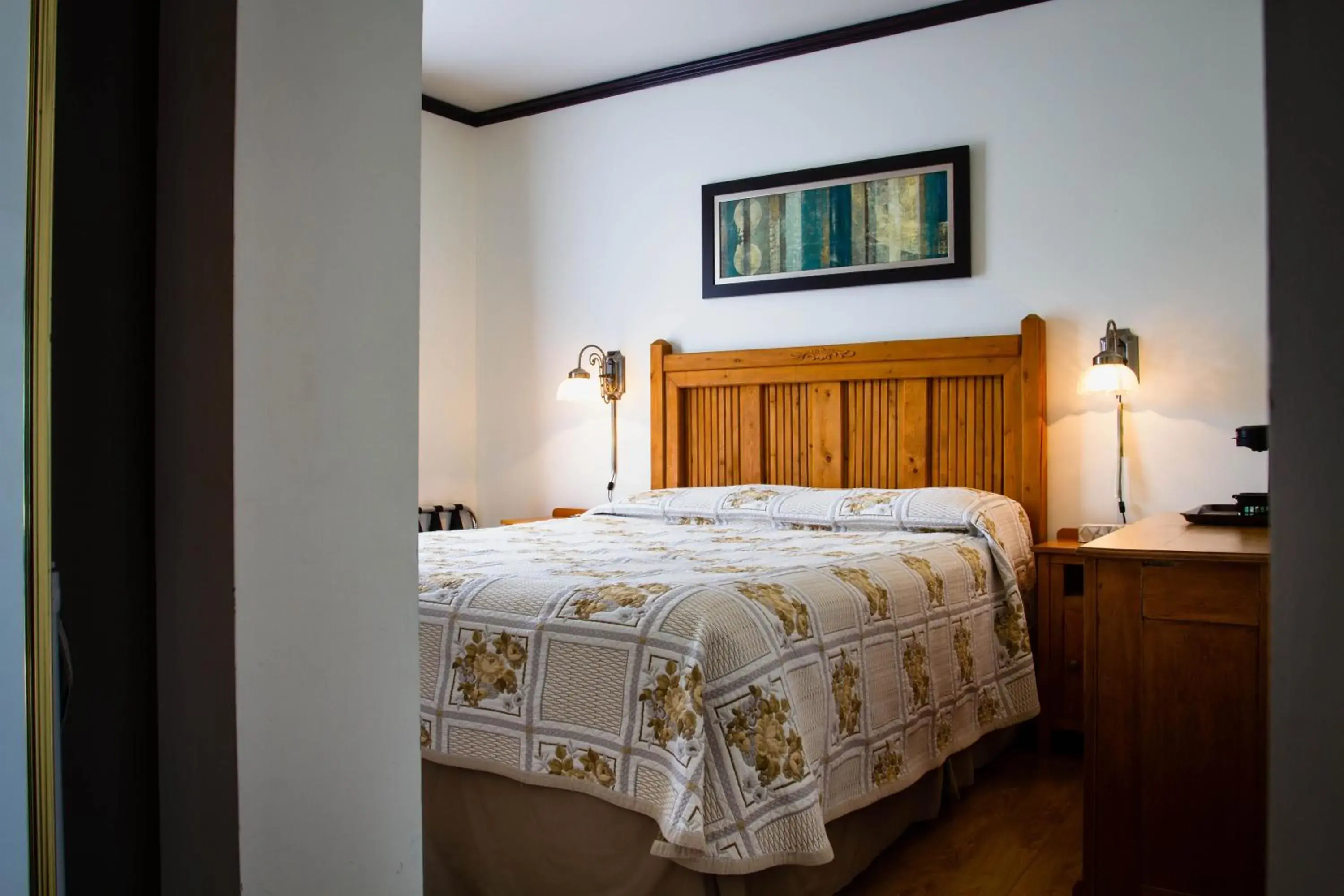 Double Room with Balcony in Auberge Du Lac Malcom Double Room with Balcony in Auberge Du Lac Malcom