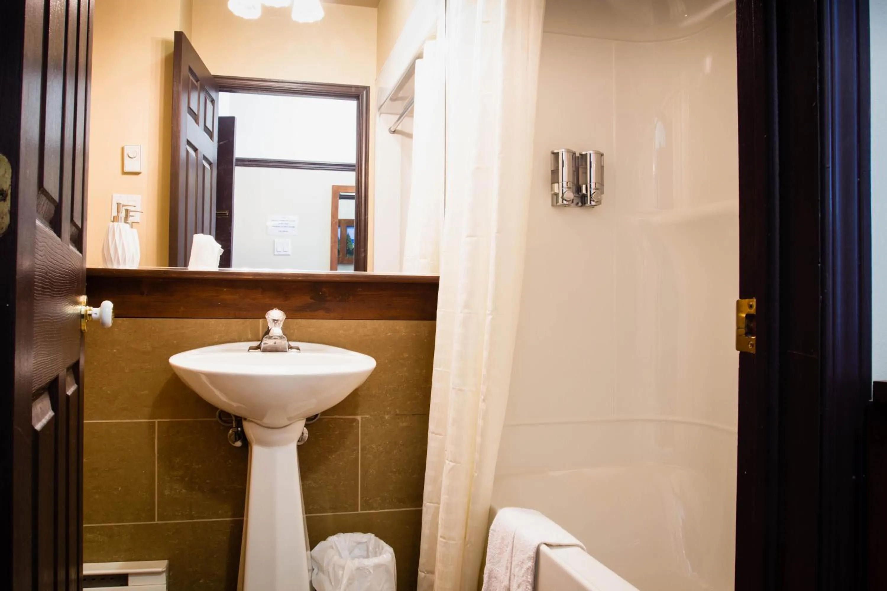 Bathroom in Auberge Du Lac Malcom